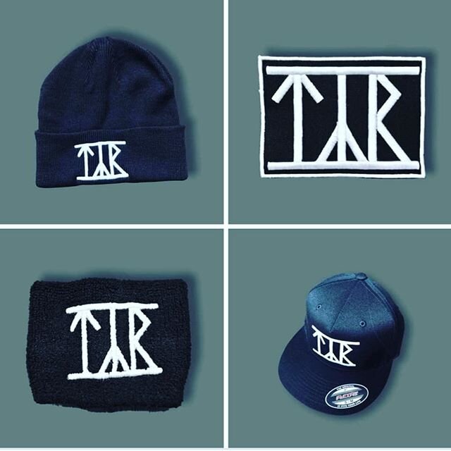Who wouldn't want to look dashing in times of the plague? Exactly! Now head over to tyr.fo and checkout those beanies, patches, wristbands and baseball caps, will ya?
.
.
.
#tyr #t&yacute;r #merch #bandmerch #dashing #stylish #shutupandtakemymoney #f