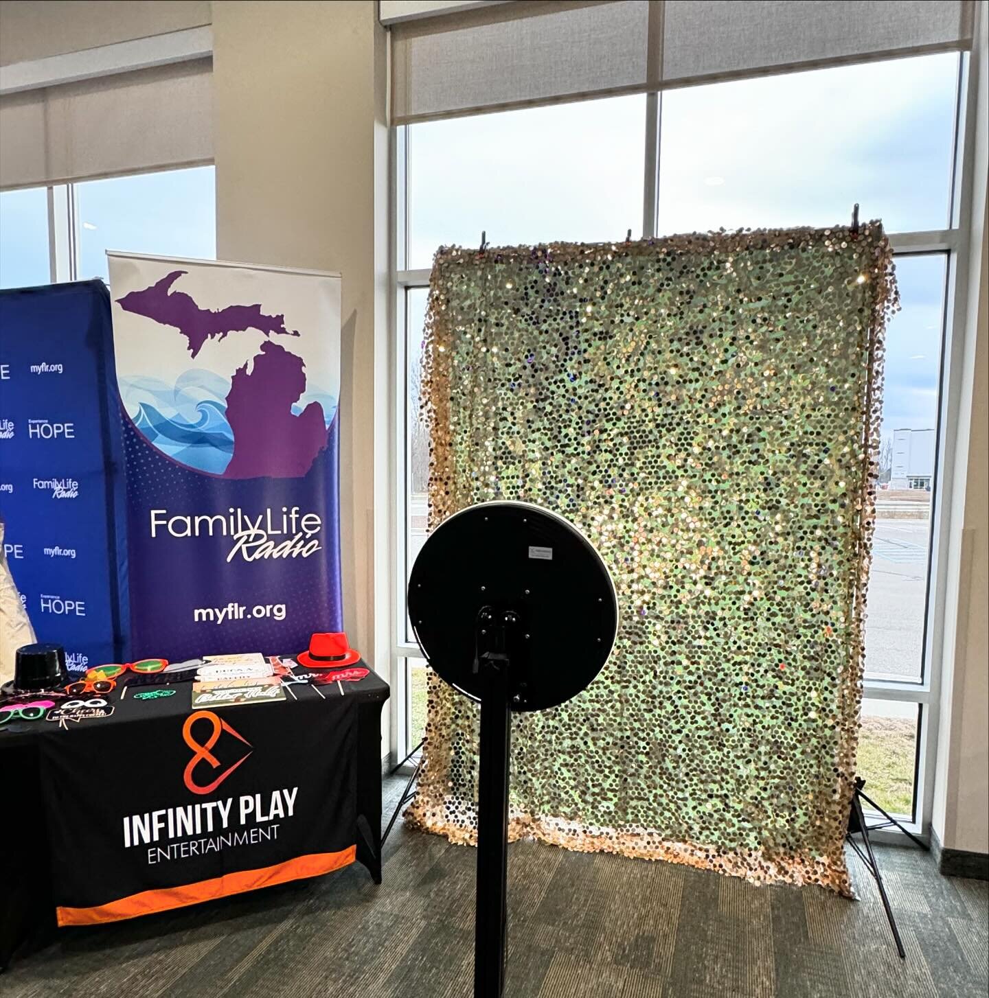 We have been busy with our photo booth this week! First, on Thursday we went to the Royal Scot Golf and Bowling Center and joined the @njcaa and @lansingsports commission to provide a Photo Booth during their banquet. Then, we joined @familyliferadio