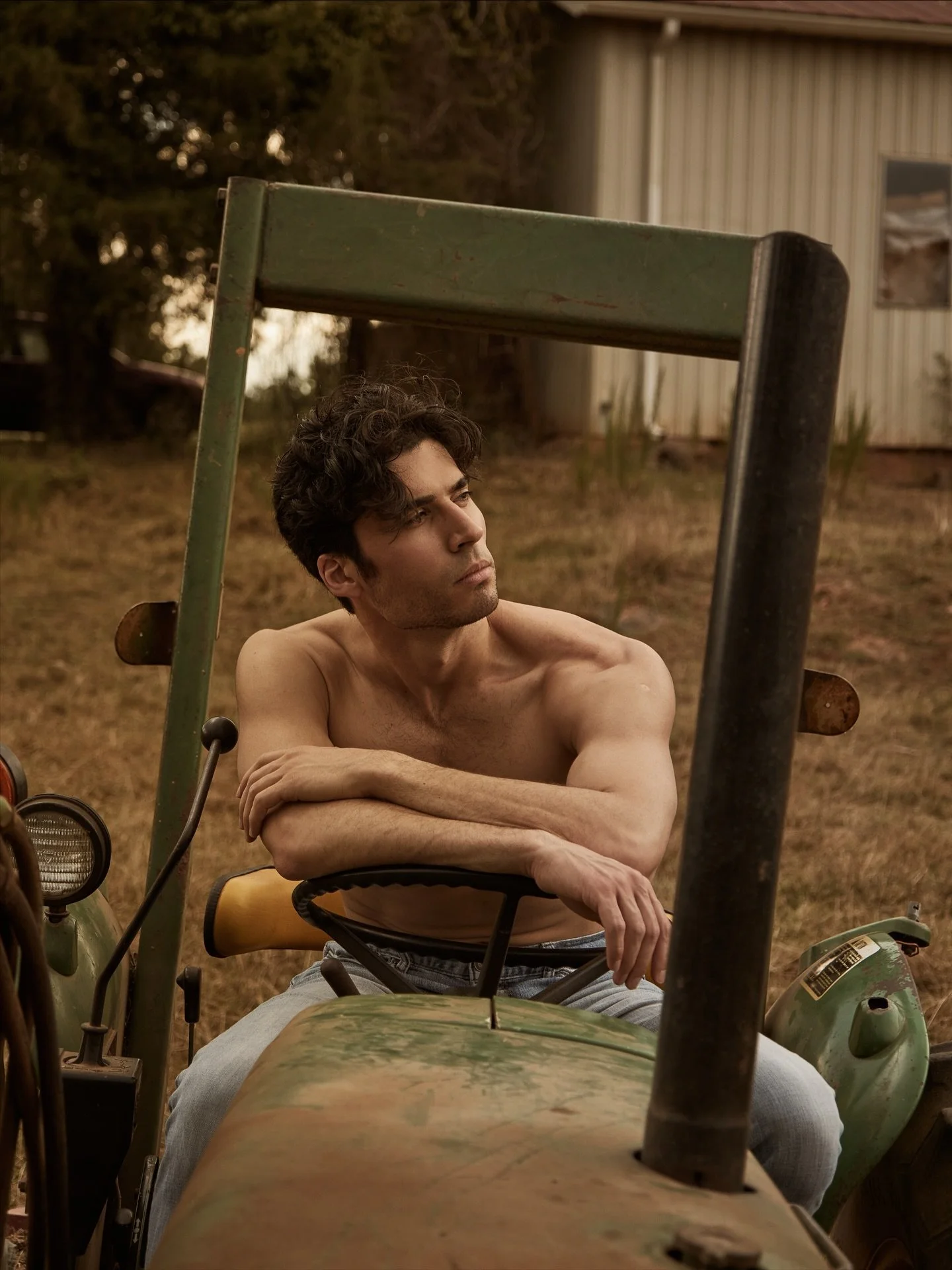 11:11 Make a wish 🚜
Somewhere between dirt roads and daydreams. 

#1111 #EditorialMood #ModelOffDuty 

📷: @willbelcher_