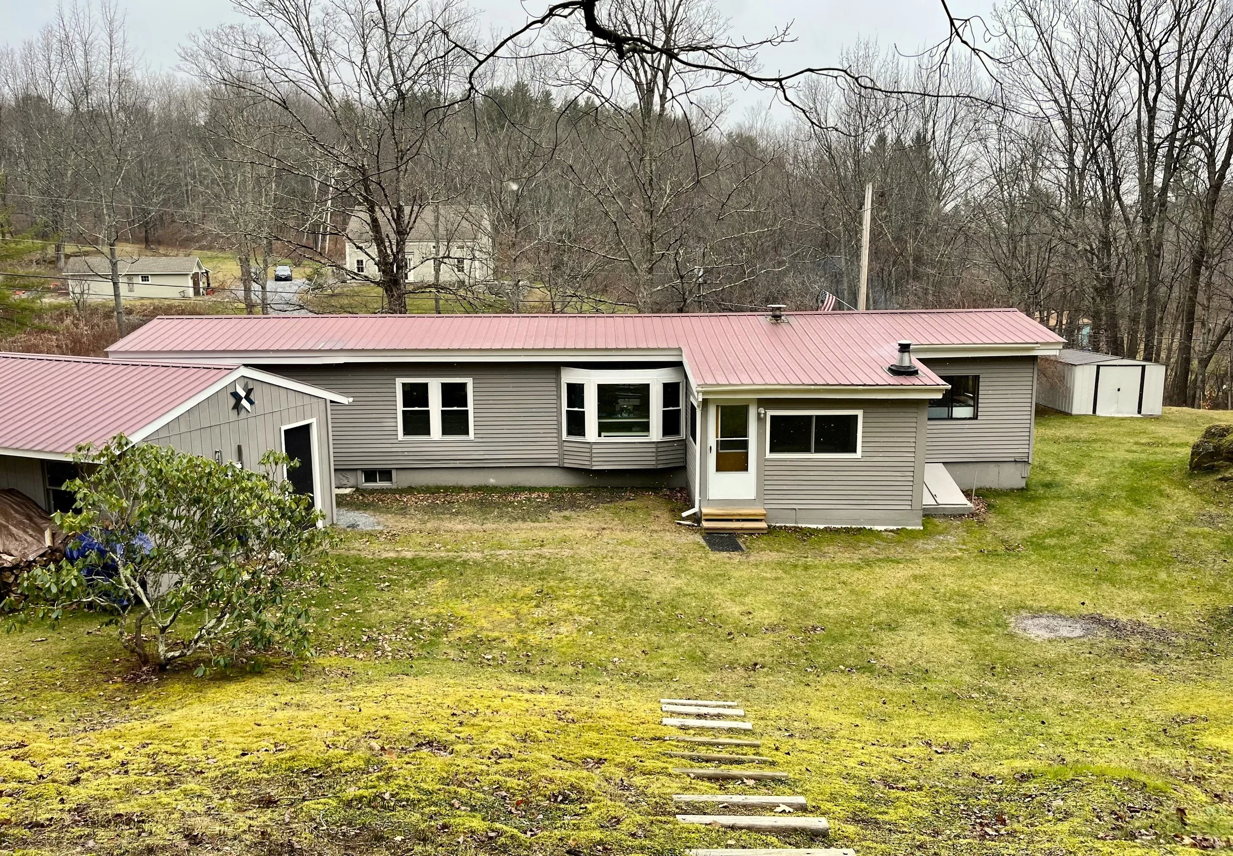 359 Crow Hill Rd Arlington VT 05250 — Hoffman Real Estate