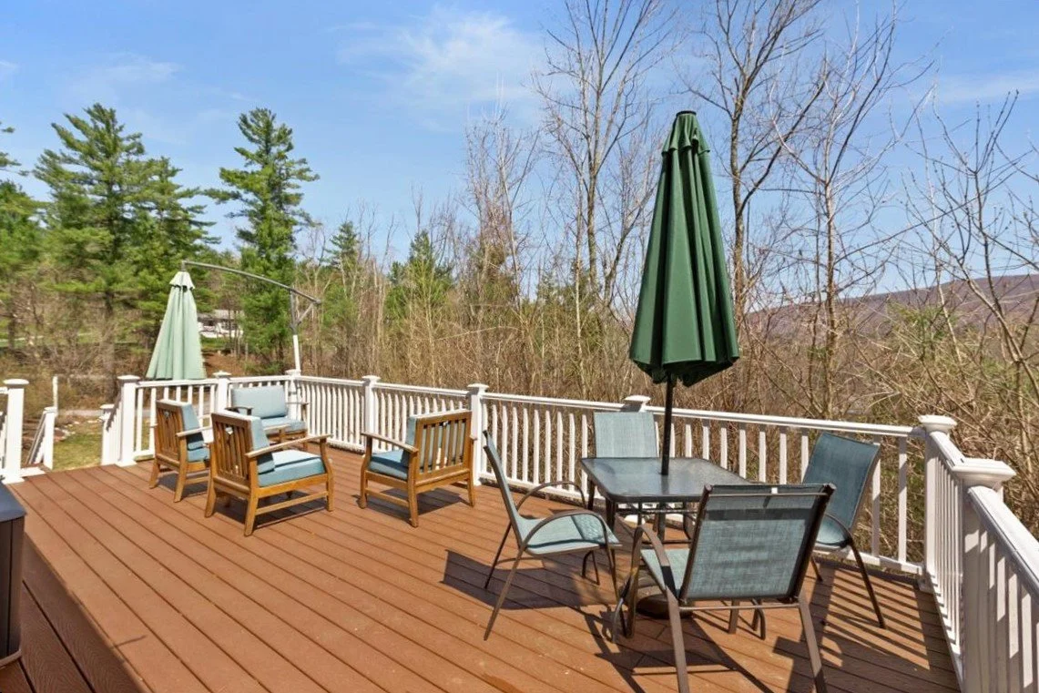 1346 Barber Pond Rd Pownal VT 05261 — Hoffman Real Estate