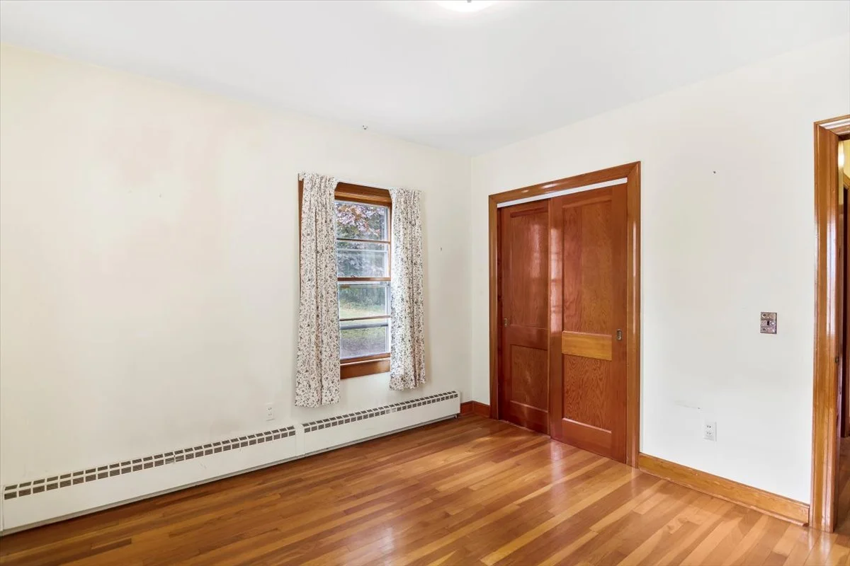 23-Bedroom 1.jpg