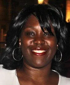 Manage Your Finances Abroad with Lisa R. Mitchell