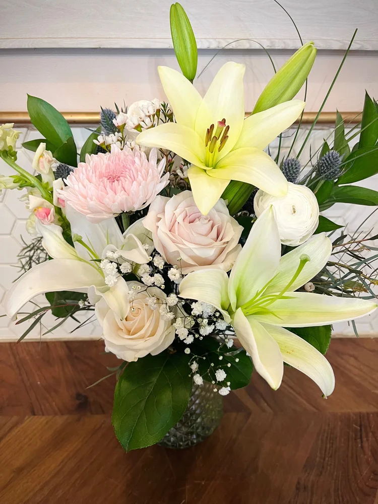 White Elegance — Le Bouquet Floral