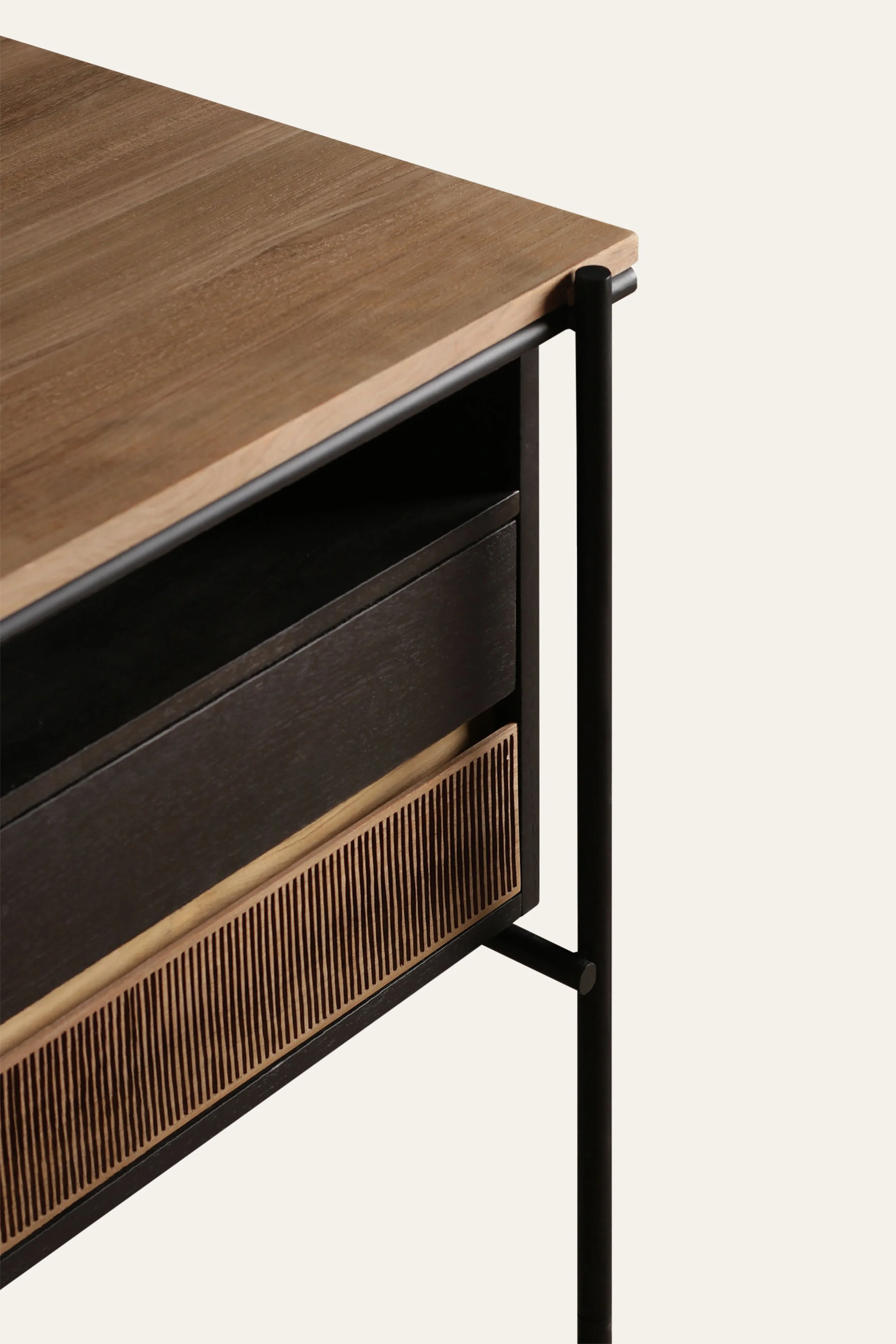 TEAK-OSCAR-WEB_03.jpg