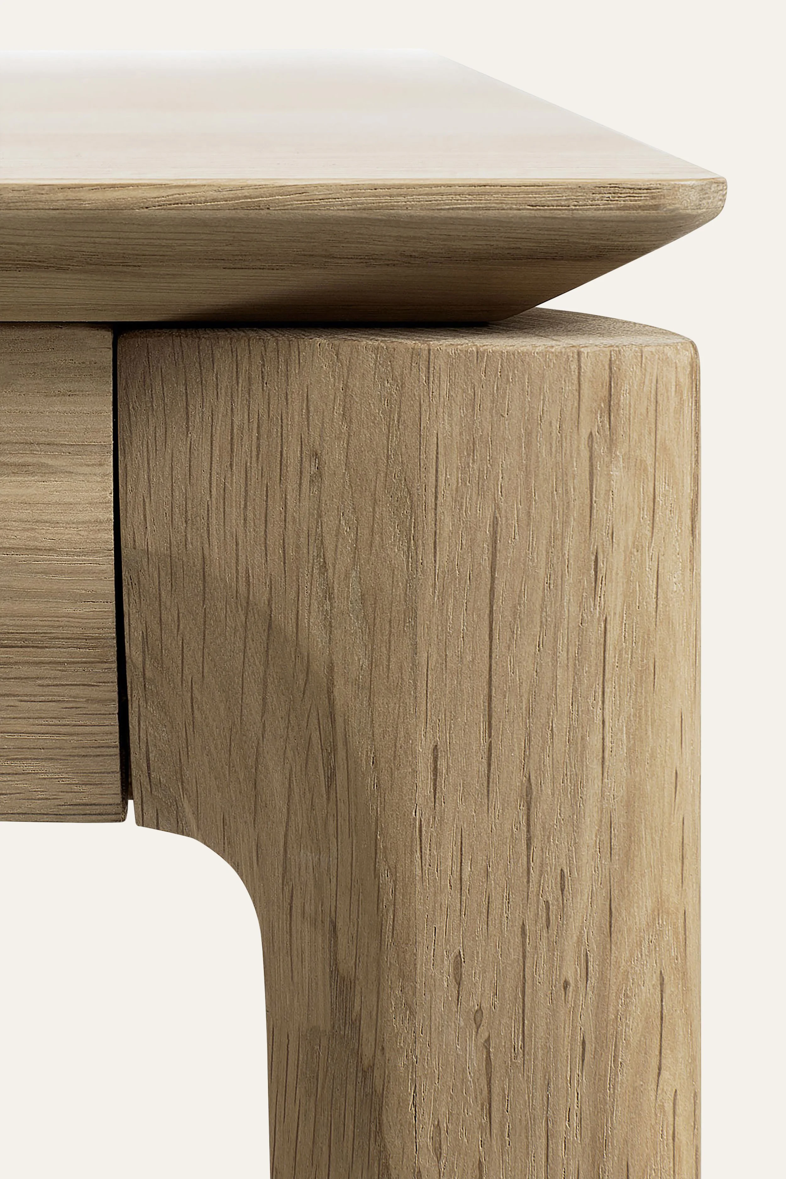 BOKCW-DESK_WEB_04.jpg