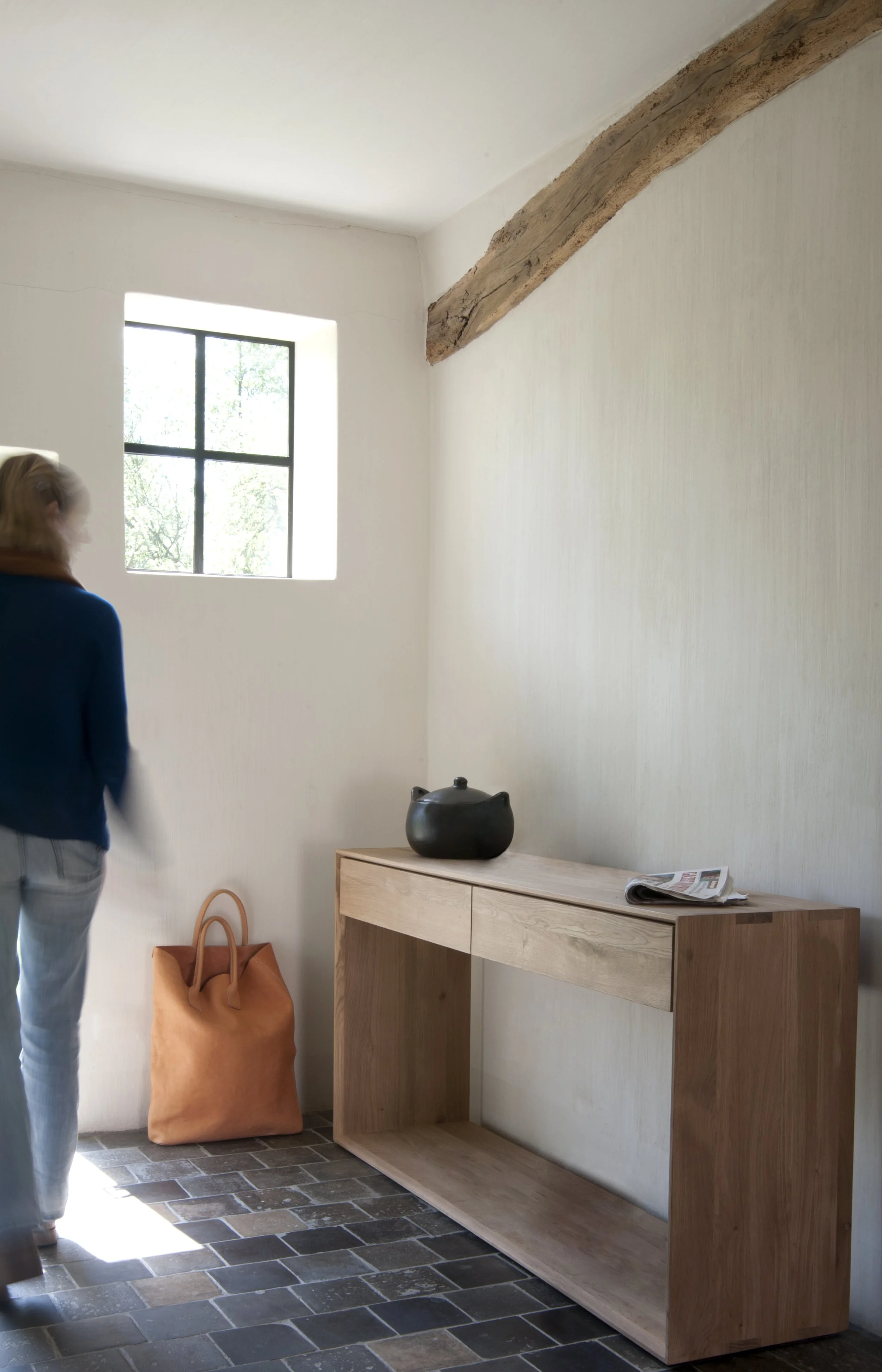 51447_Oak_Nordic_console.jpg