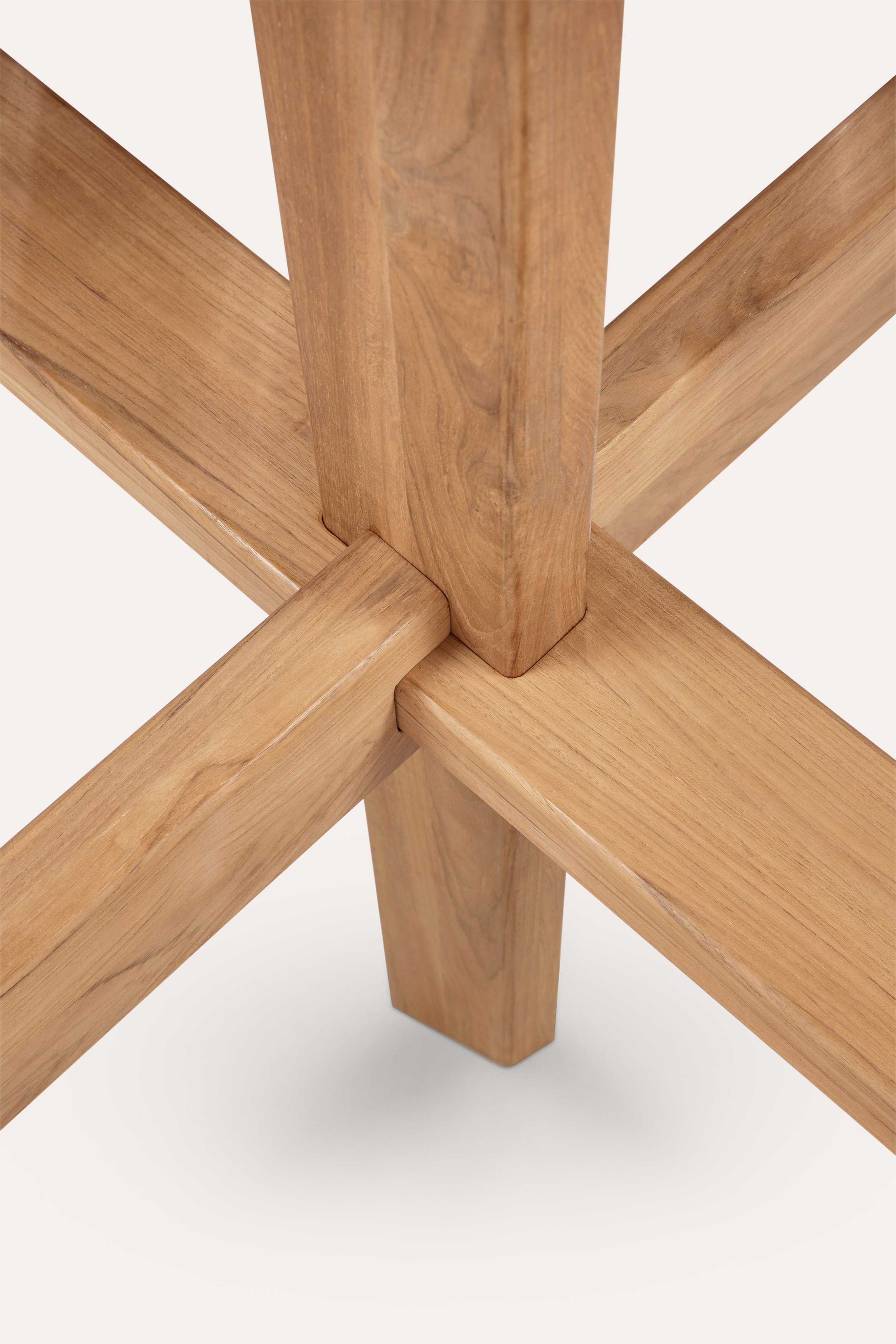 10280_10281_Teak_Circle_outdoor_dining_table_det01_WEB.jpg