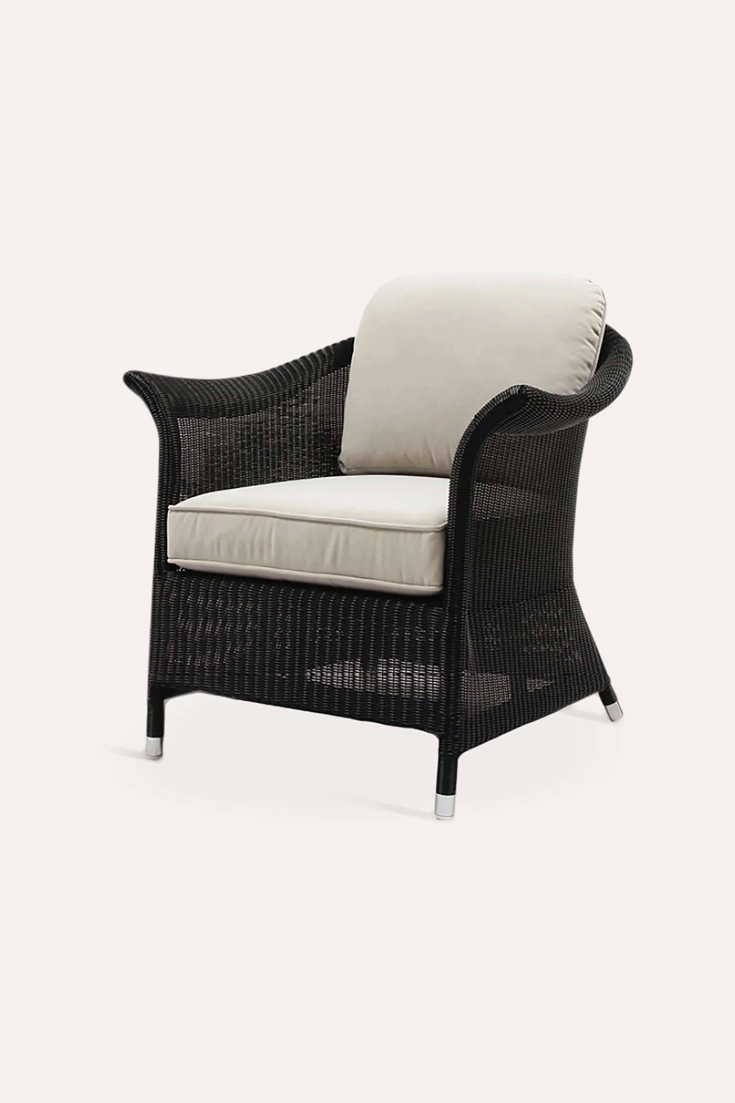 aspect3x4lg__VincentSheppard_KenzoLoungeChair_main_800x1000.jpg