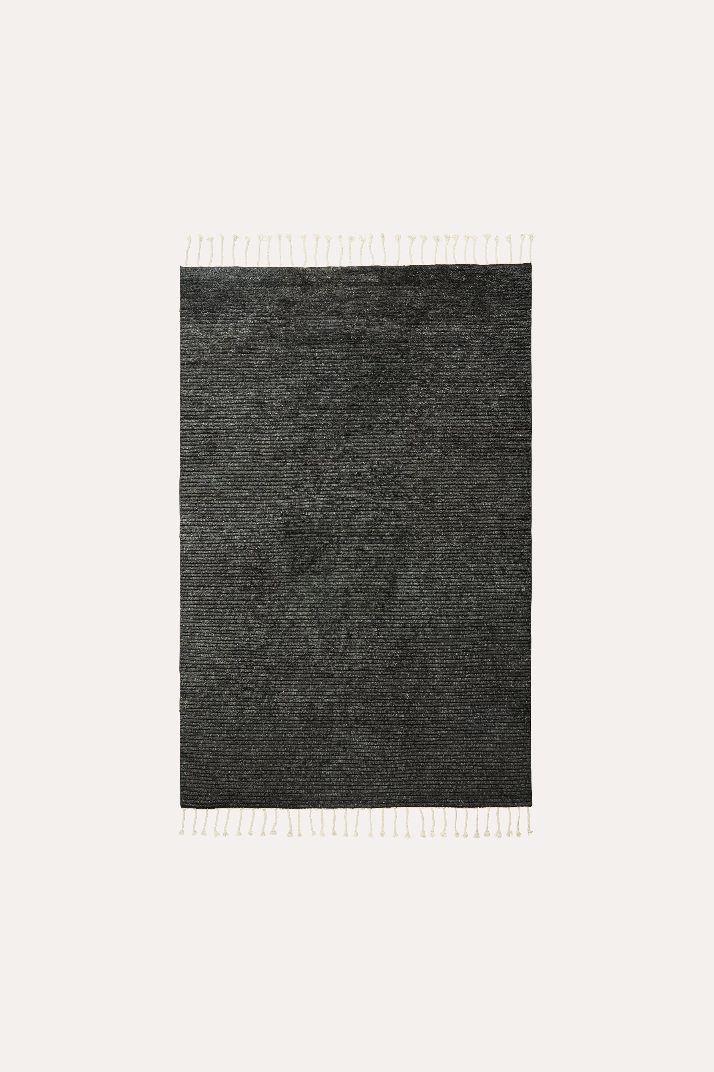 Armadillo_Rugs_ClassicCollection_Malawi_Kelp_TopShot.jpg