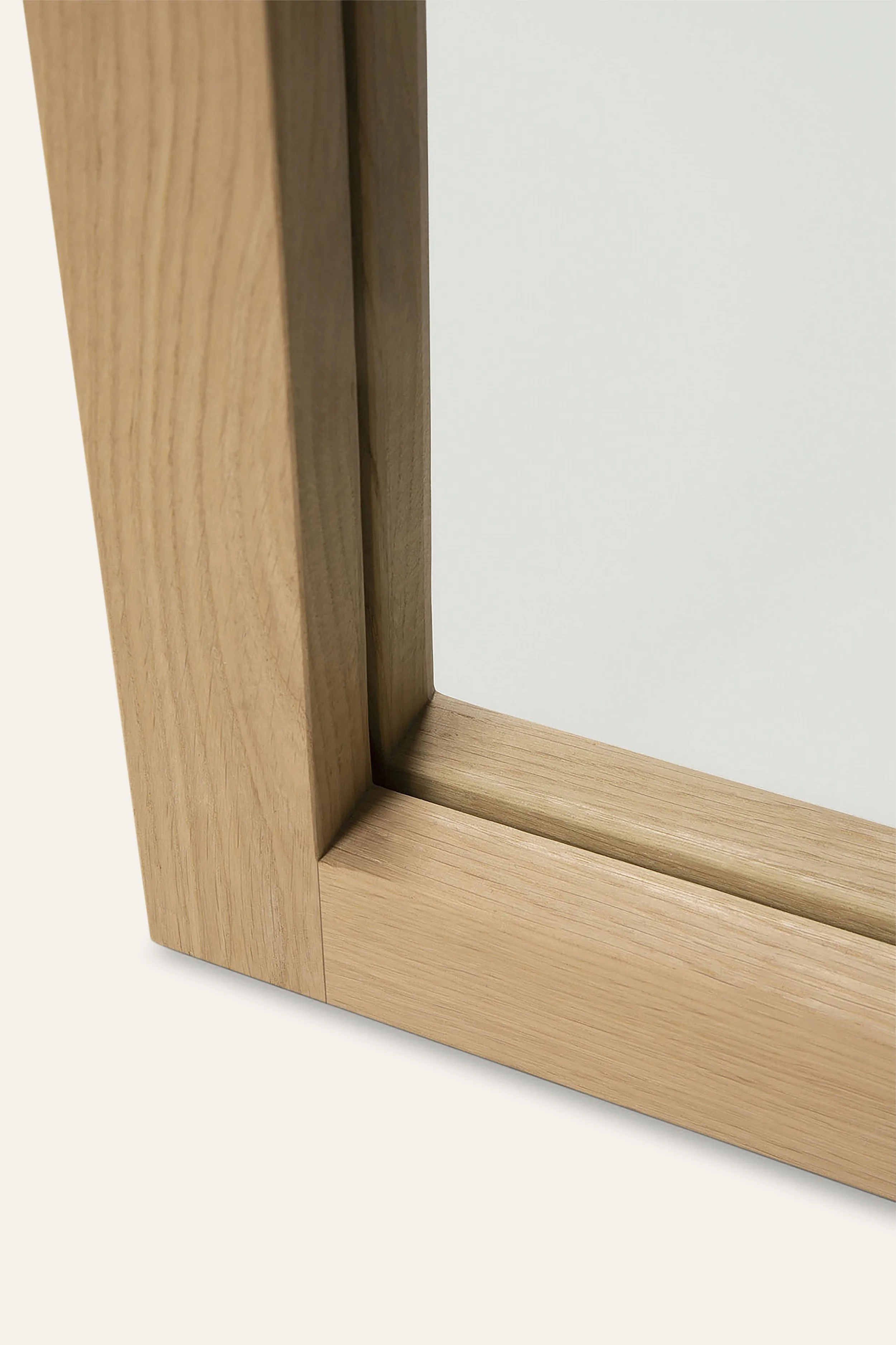 OAK-LGHT_WEB_02.jpg
