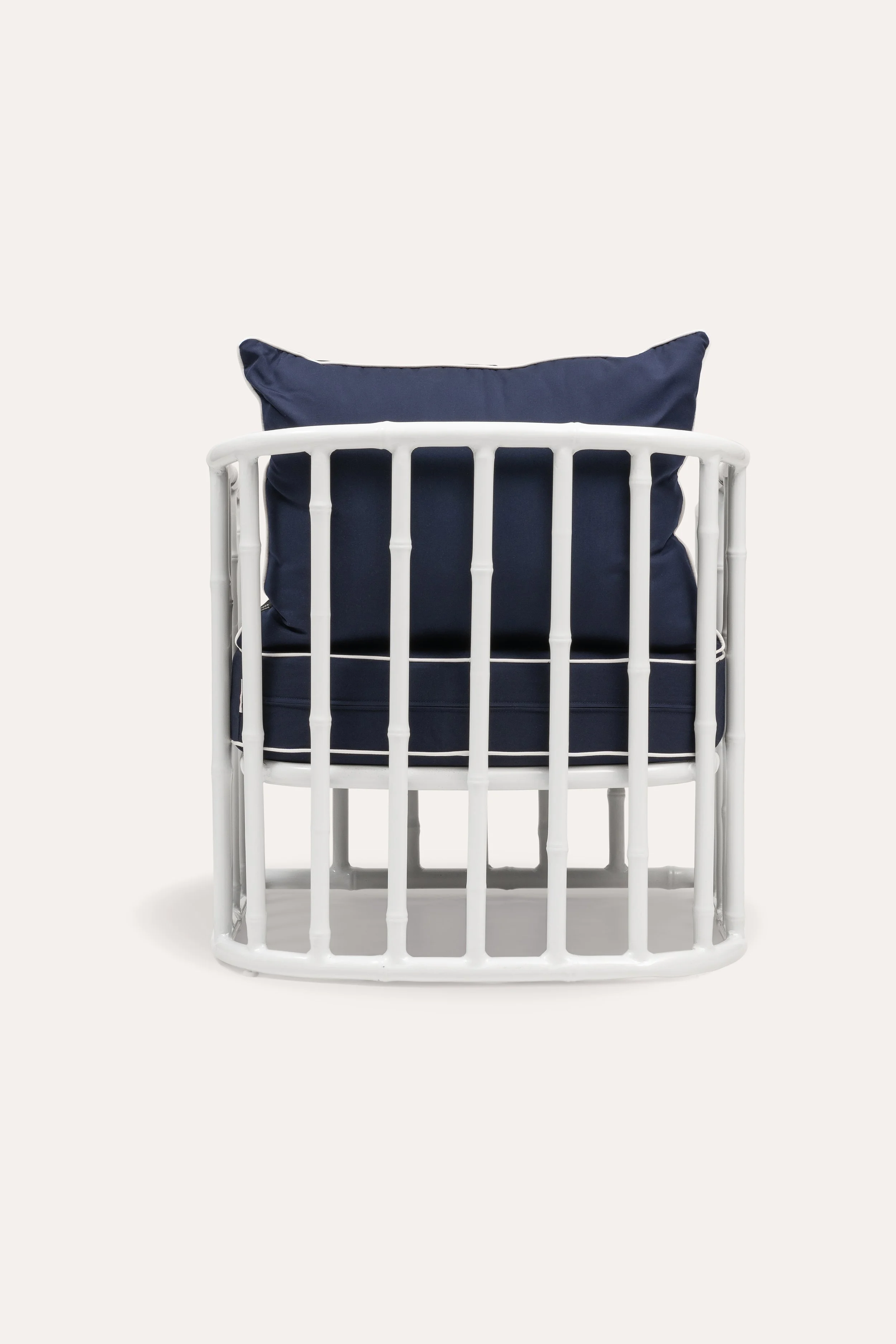 PACK_BEL-01_BELLAARMCHAIR_NAVY_03.jpg