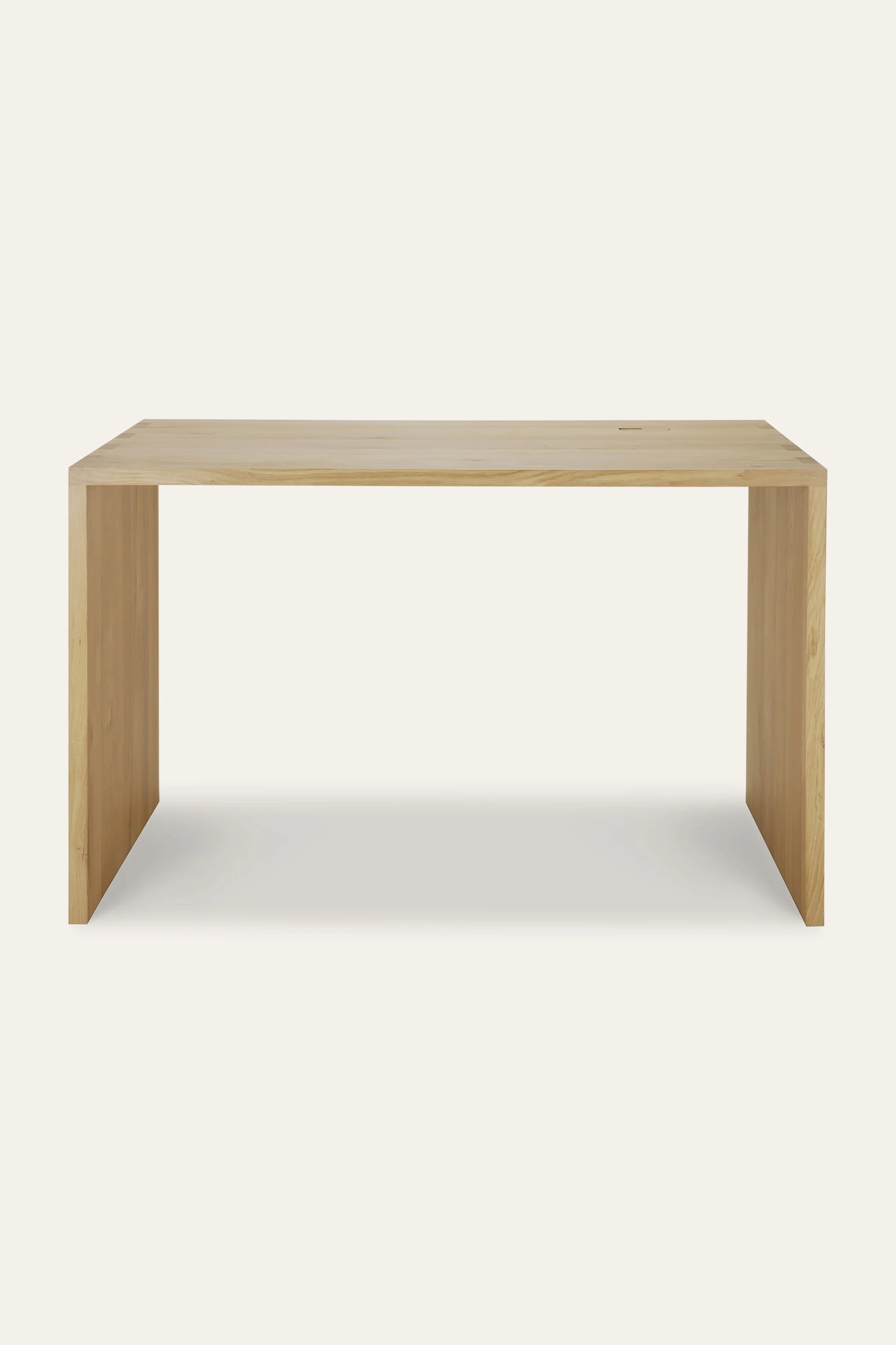 UDESK-140_WEB_01.jpg