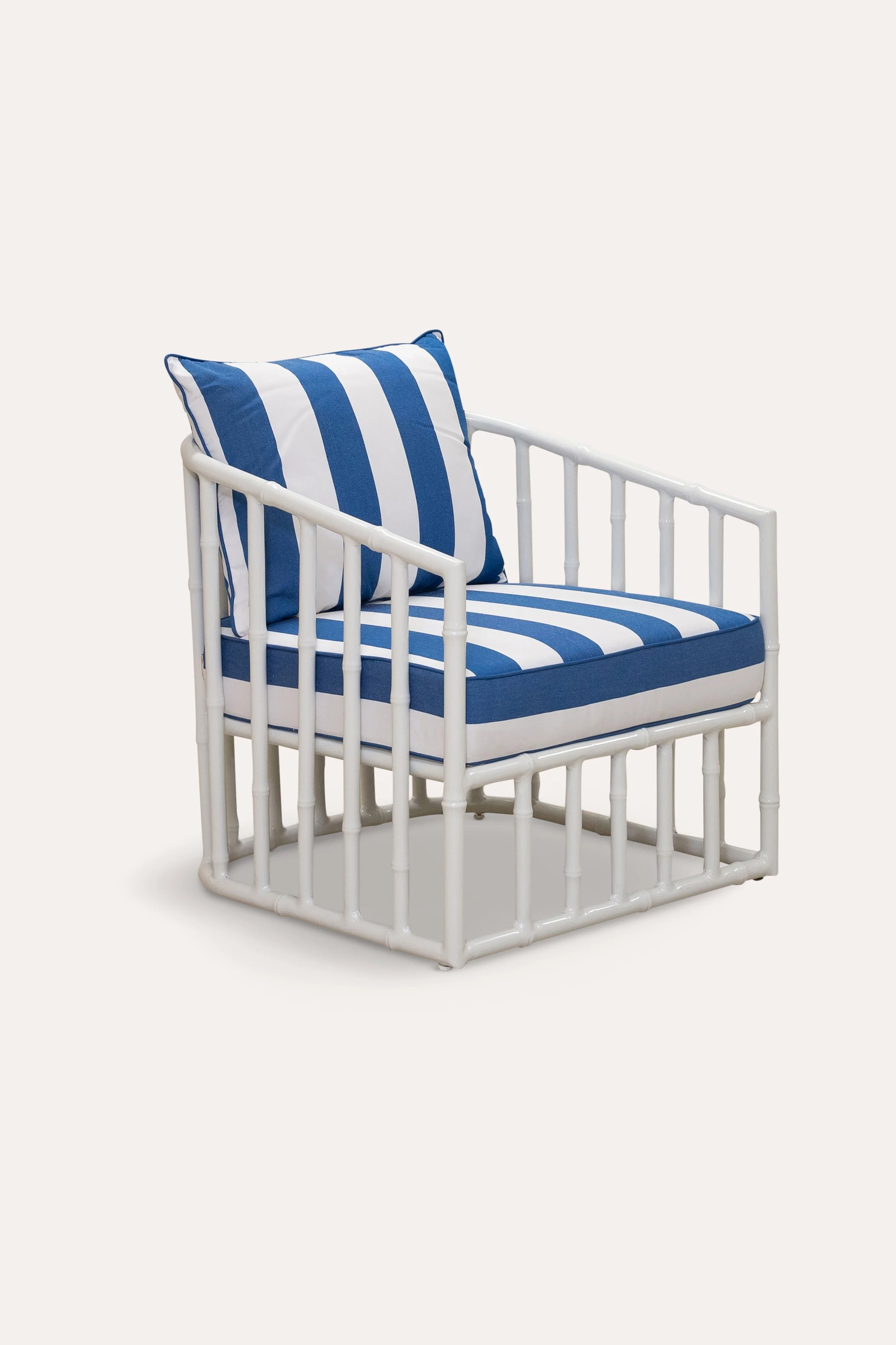 PACK_BEL-01_BELLAARMCHAIR_REGATTA_03.jpg