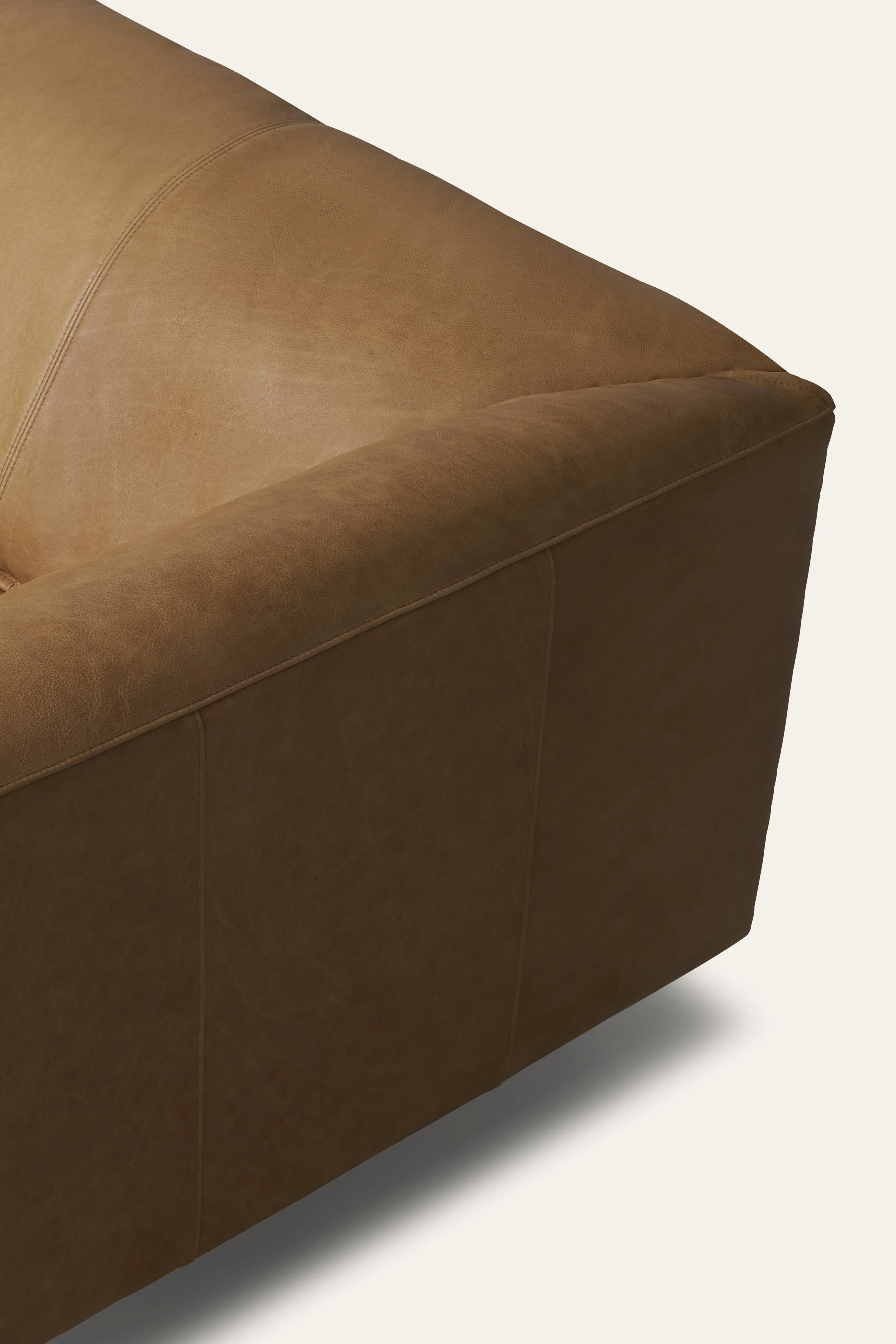 ARLIE210LEATHER_WEB_06.jpg (Copy)