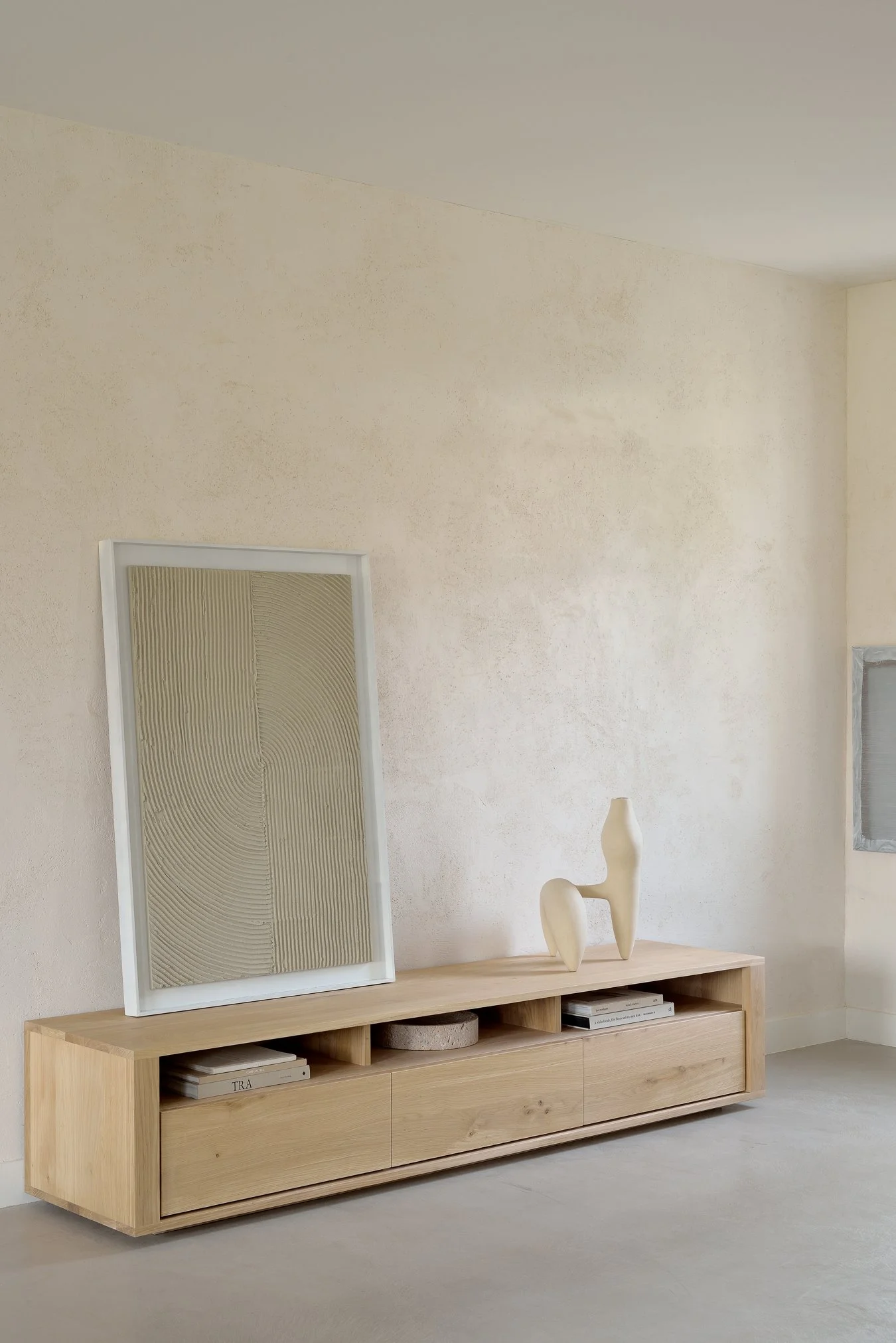 51376_Oak_Shadow_TV_cupboard_HQ.jpg