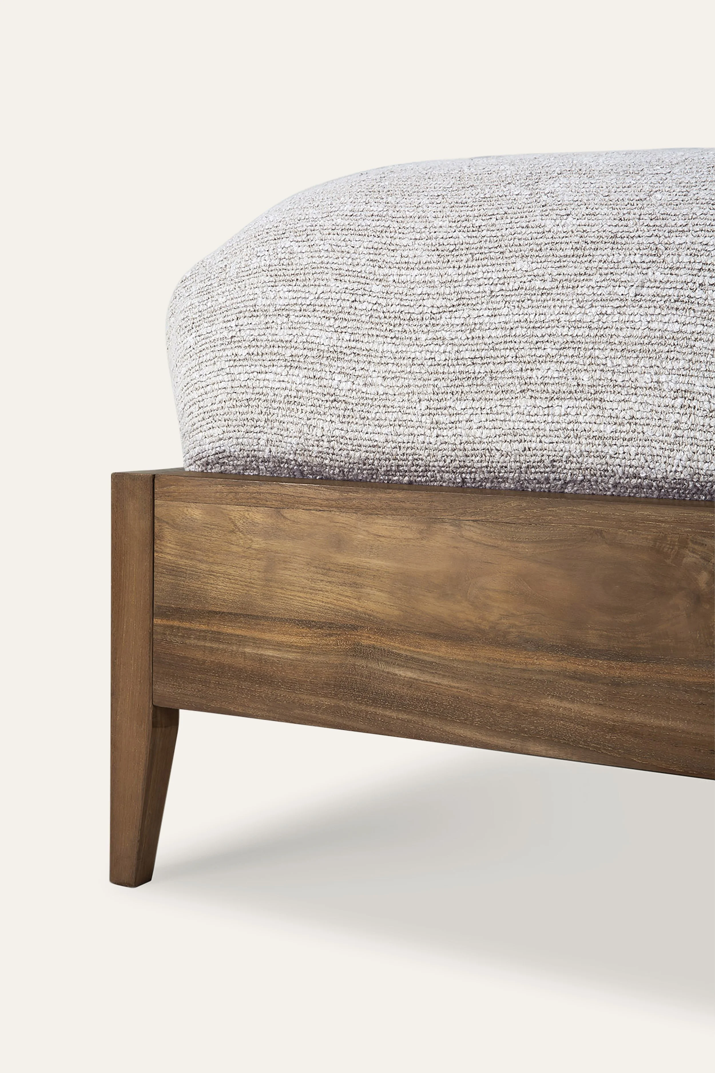 TEAKSPINDLEBED_WEB_03.jpg