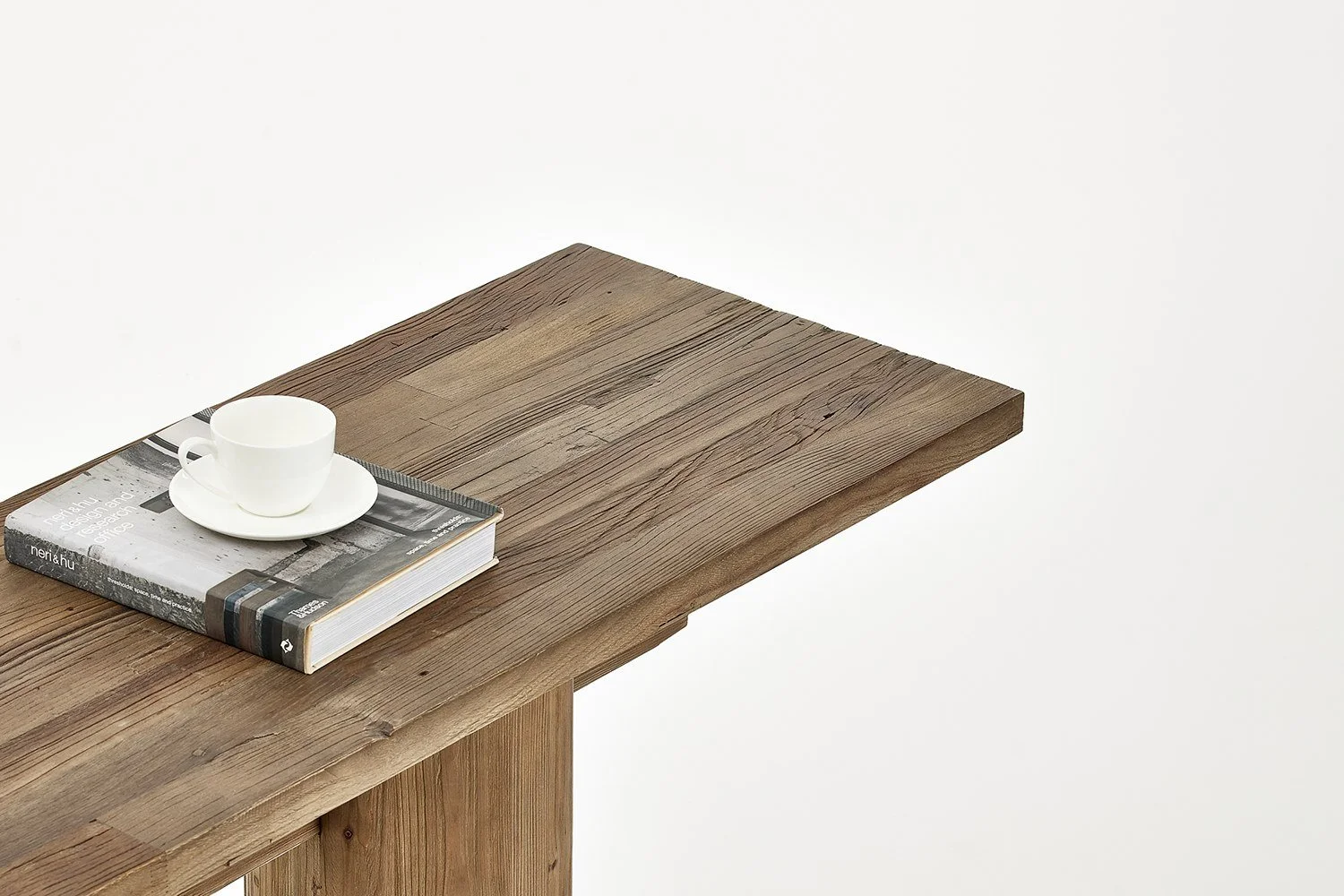 colessio-desk-4.jpg