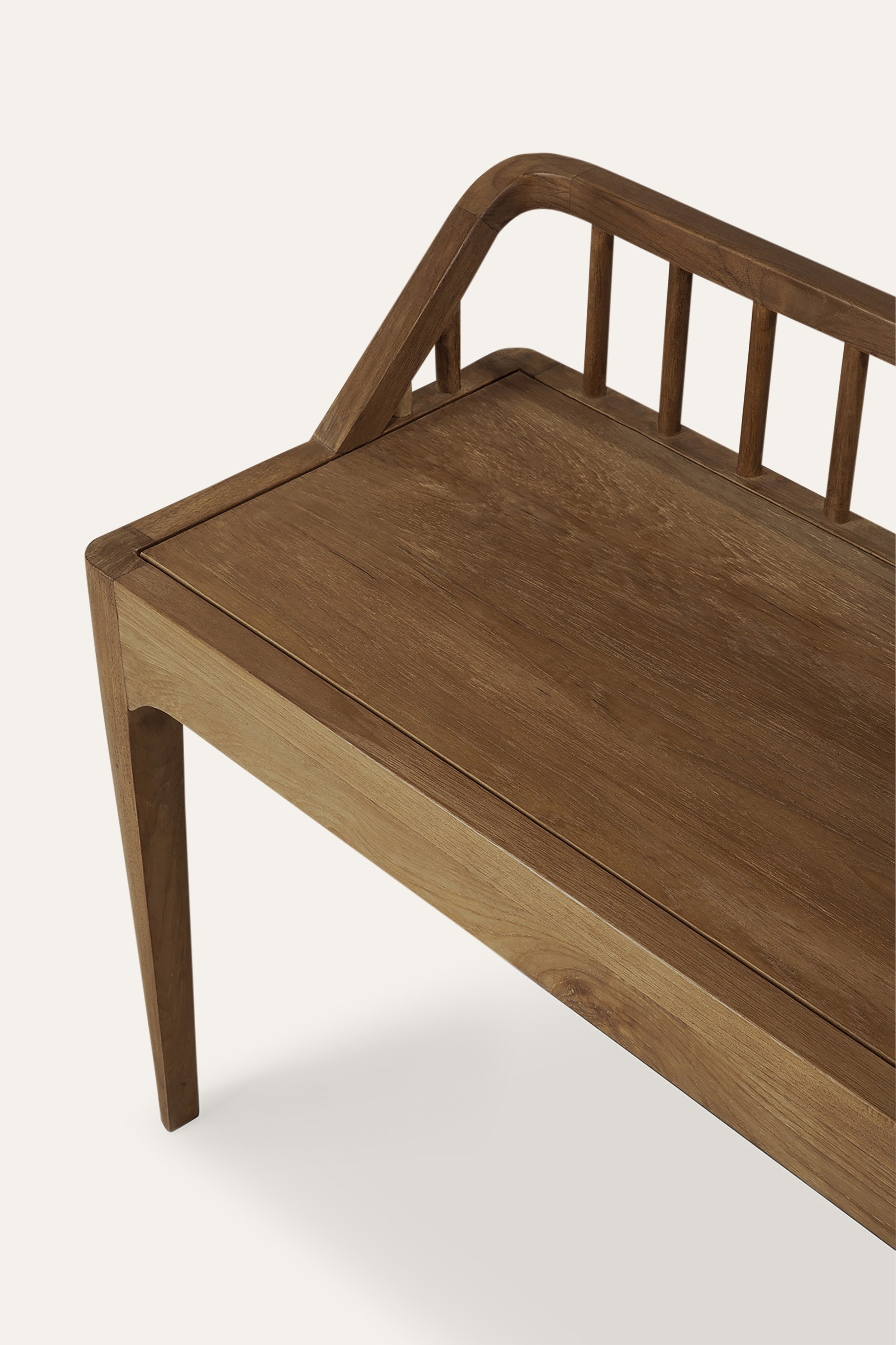 TEAKSPINDLE_WEB_05.jpg