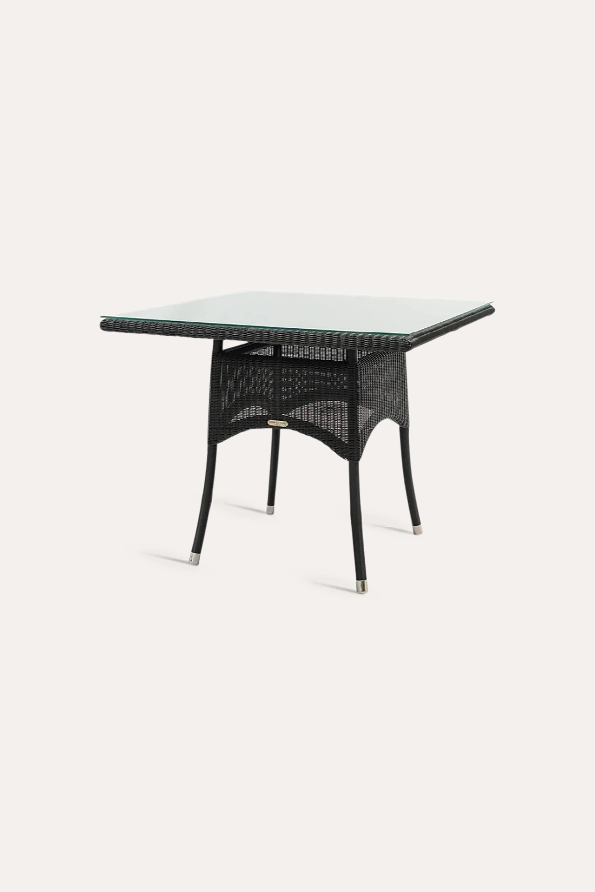 aspect3x4lg__VincentSheppard_Safidiningtable_main_800x1000.jpg