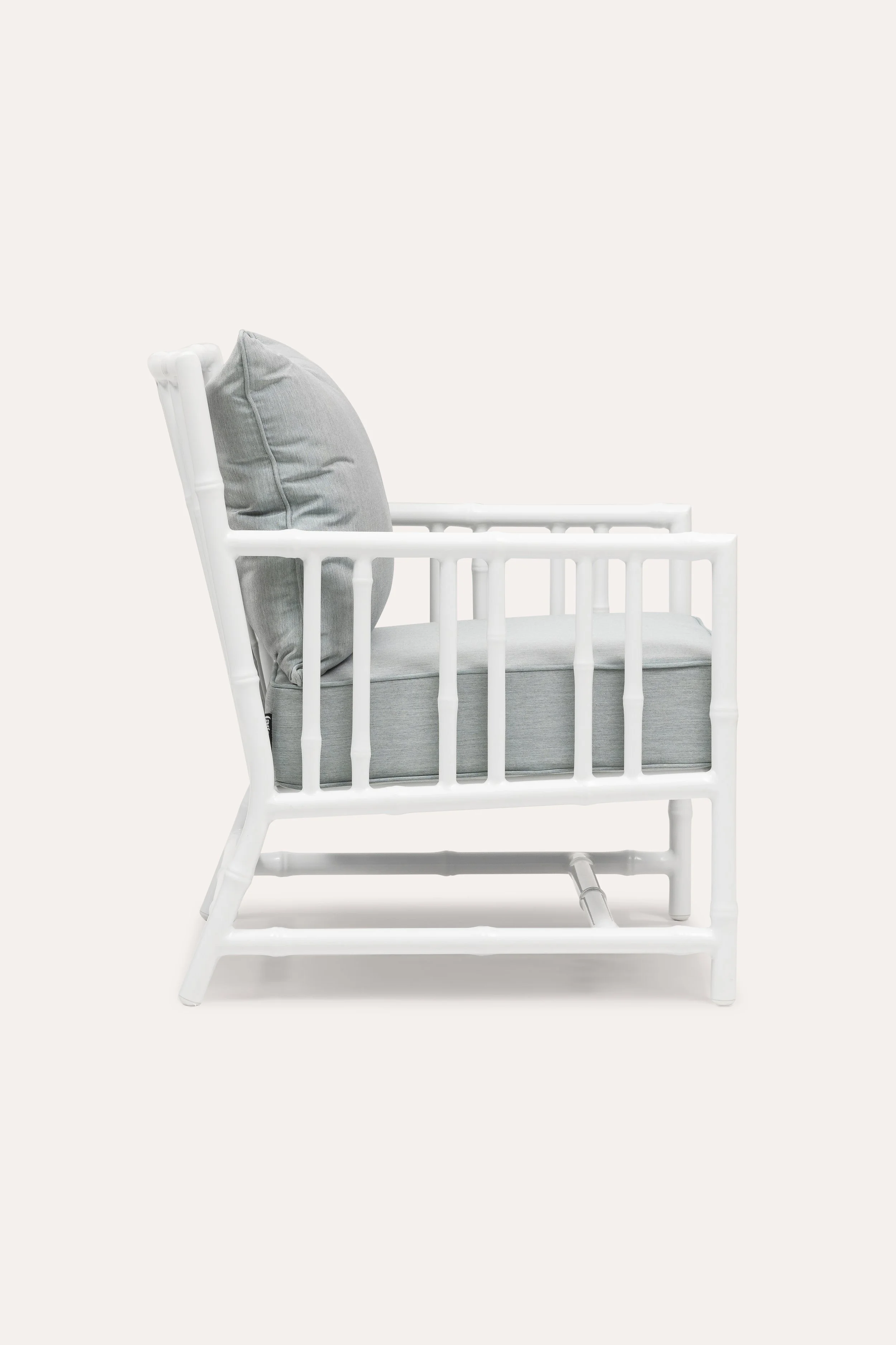 PACK_FOX-01_FOXYARMCHAIR_SEAFOAM_03.jpg