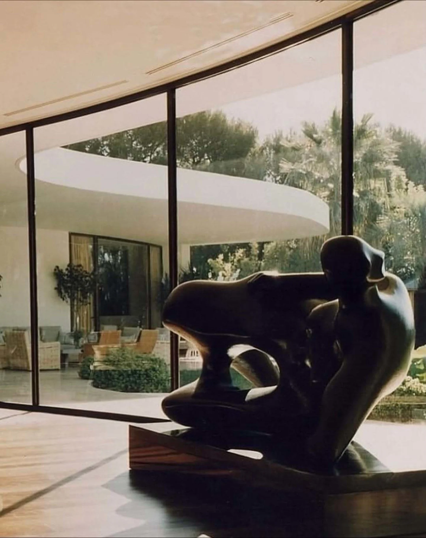 Places we would like to work from. 

Villa Nara Mondadori at Saint-Jean-Cap-Ferrat, designed by Oscar Niemeyer in 1968.

#InteriorDesign #DigitalMarketing #MarketingAgency