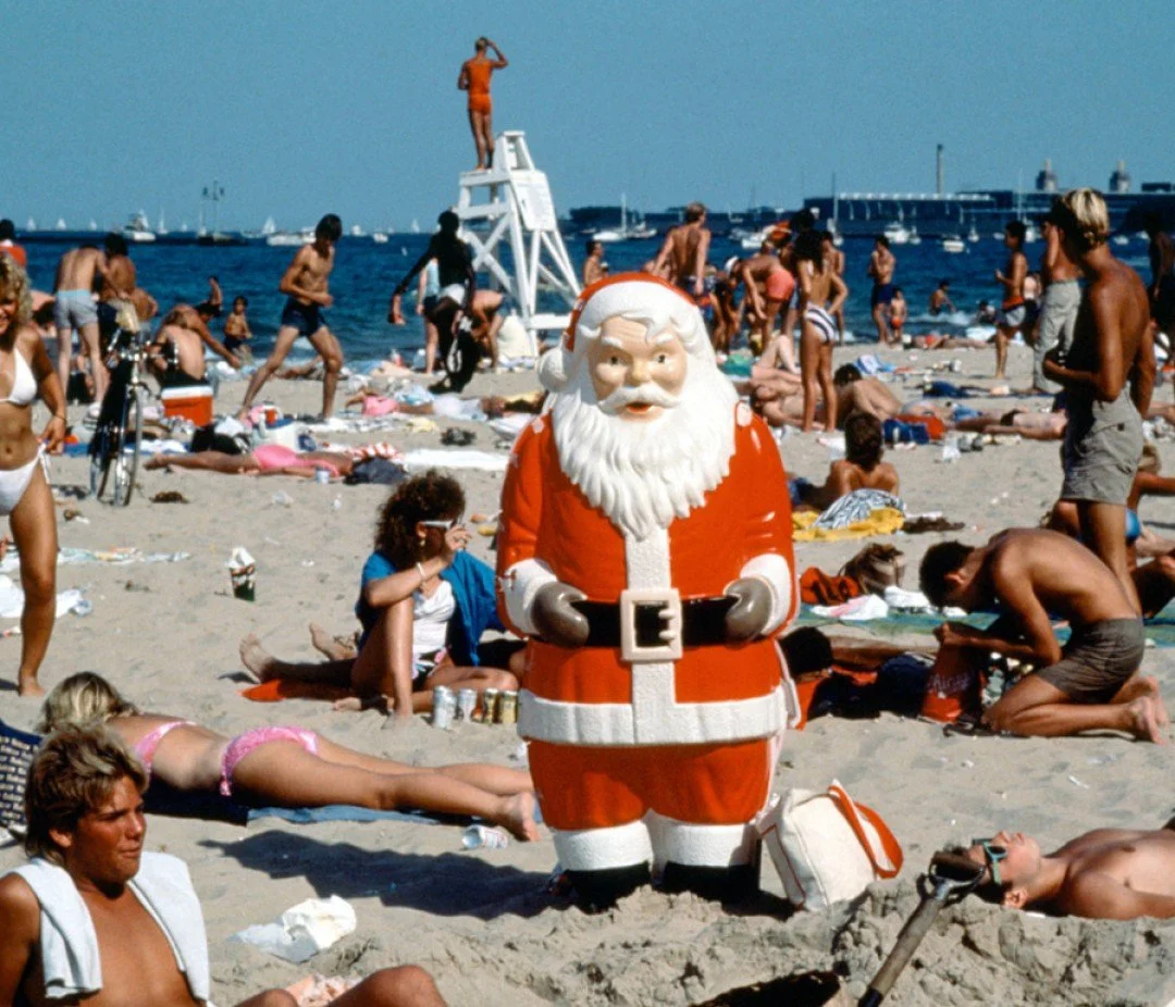 An ode to the brilliant Martin Parr, and a very merry Christmas to you all! 🤍