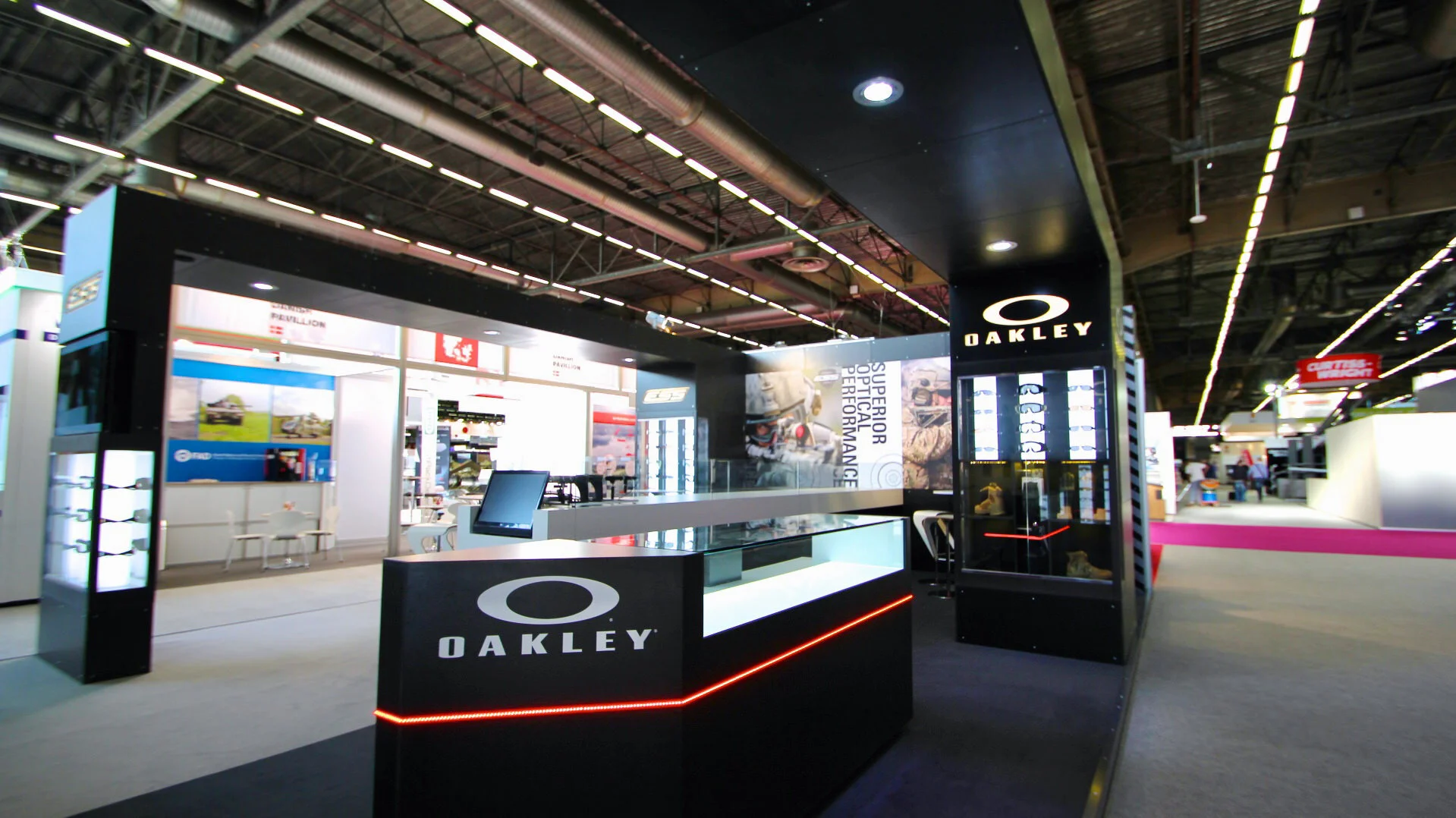 Oakley ESS trade show booth design Paris