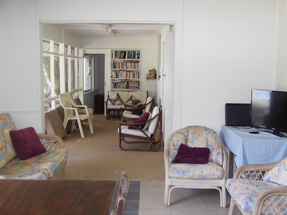 PIC00012 (3)red30.jpeg