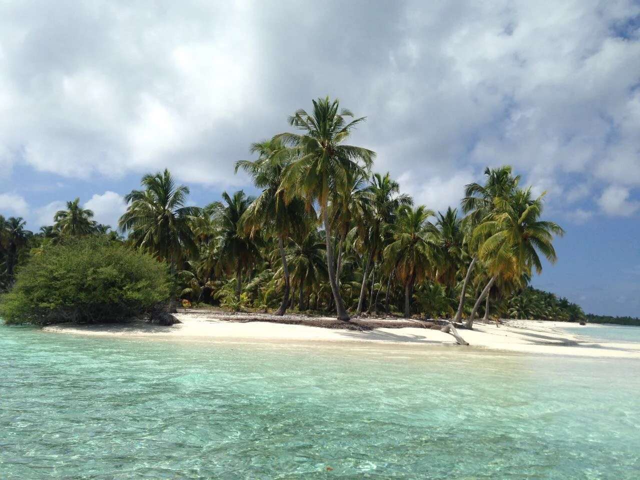 Keramithaa & Kaashilhuhudoo Island