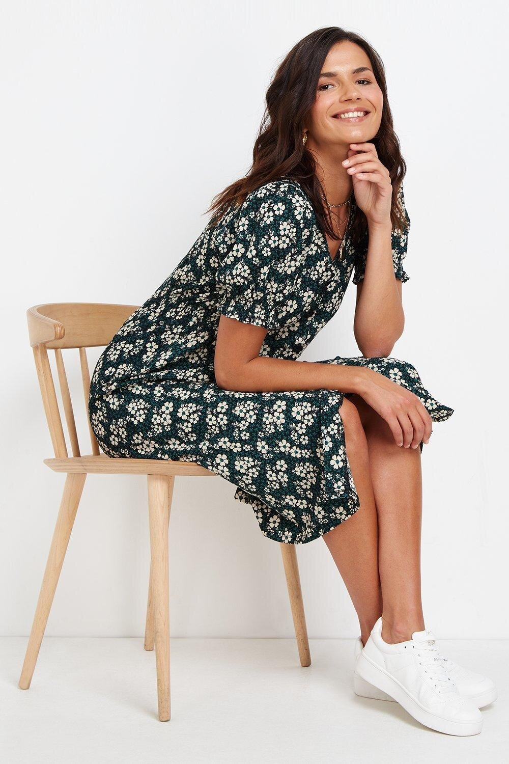 Wallis Petite Petite Green Floral Midi Dress £31.92