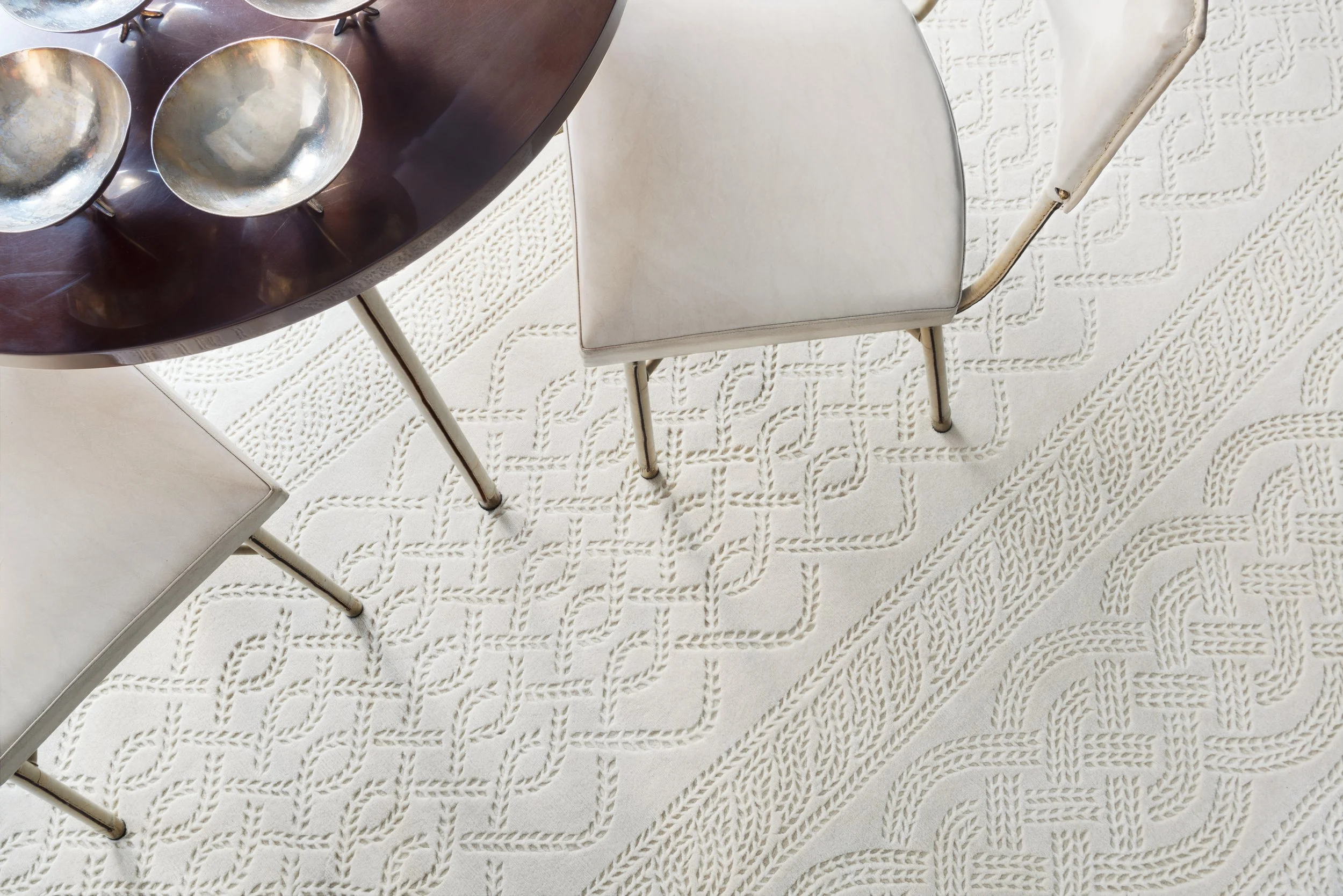 DC_TB_CABLE KNIT WHITE_R_LANDSCAPE.jpg