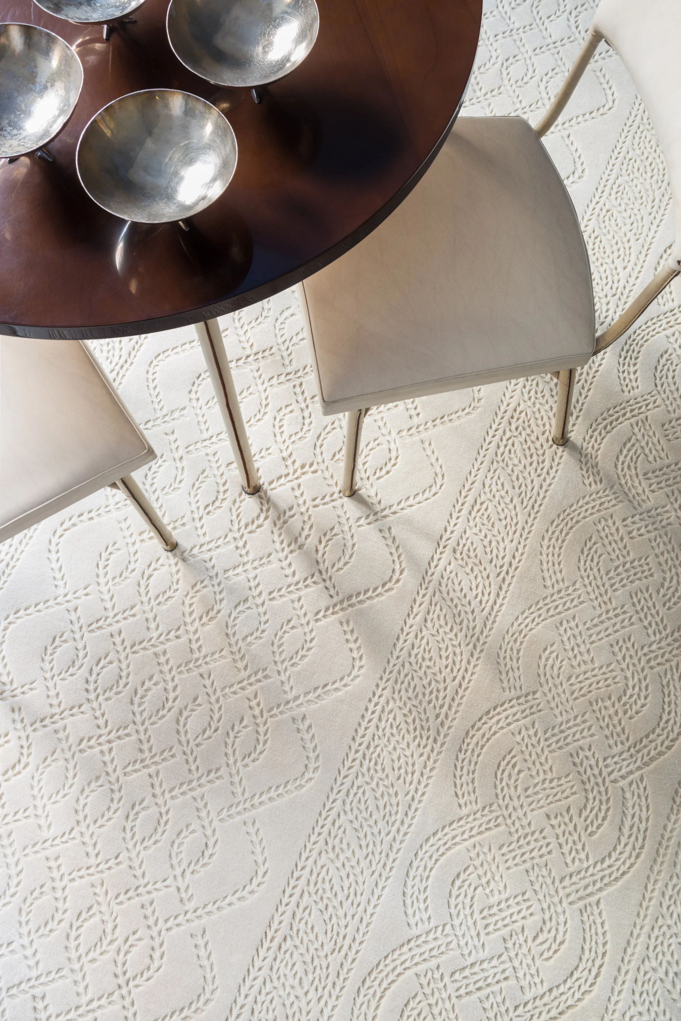 DC_TB_CABLE KNIT WHITE_R.jpg