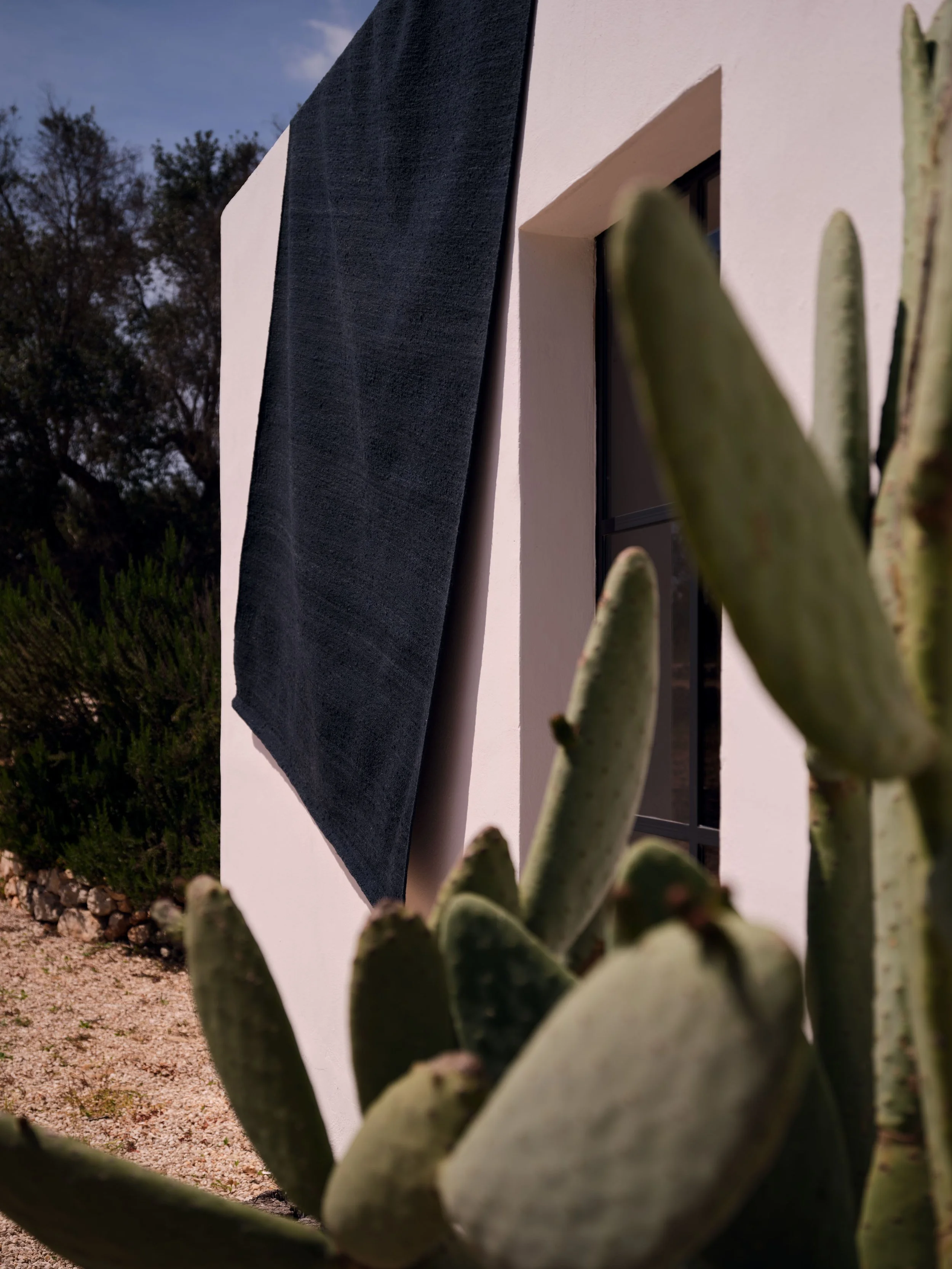 CC_FLATWEAVE_HANDCARDED WOOL_MIDNIGHT_E2.jpg