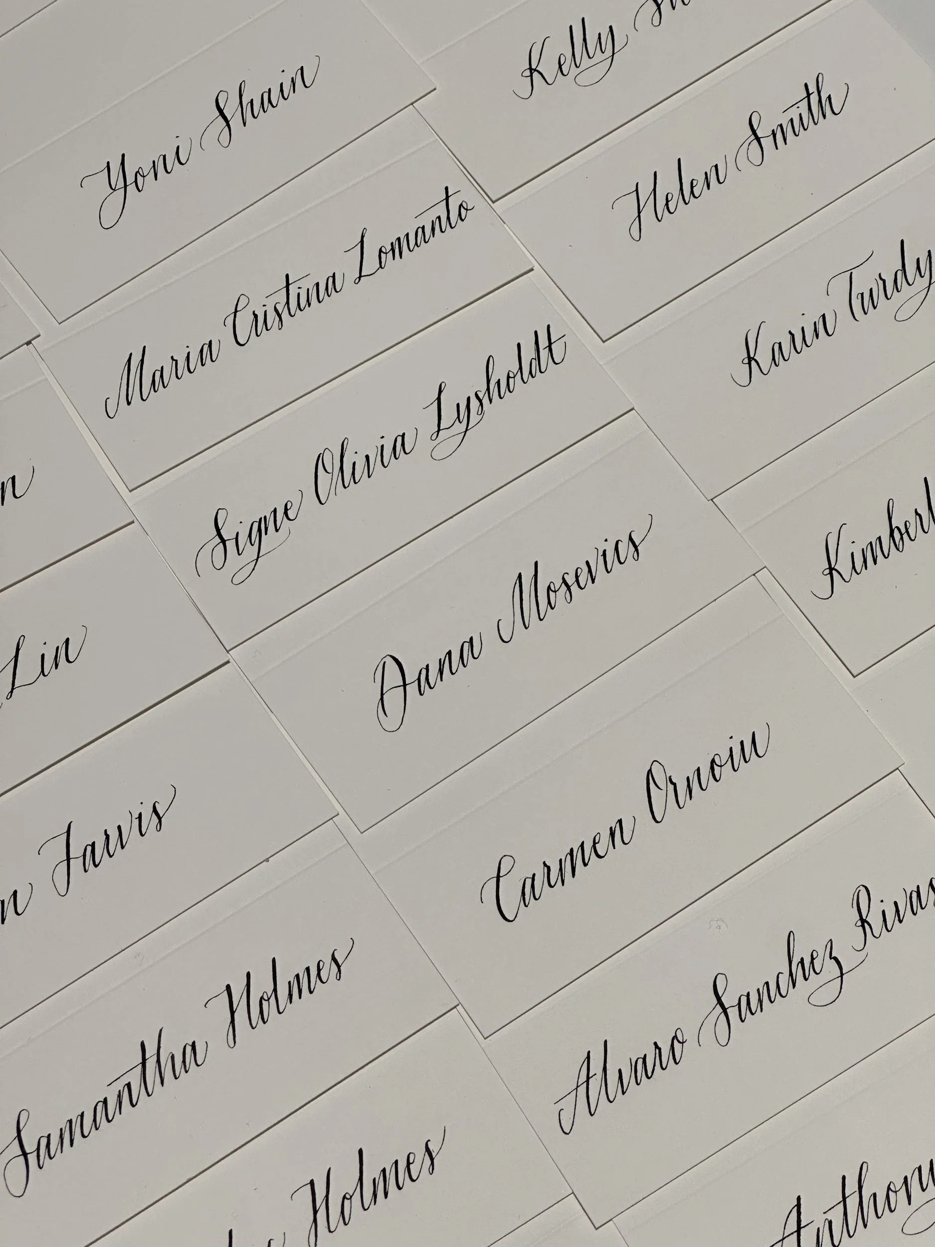 gucci-calligraphy-place-cards.jpg
