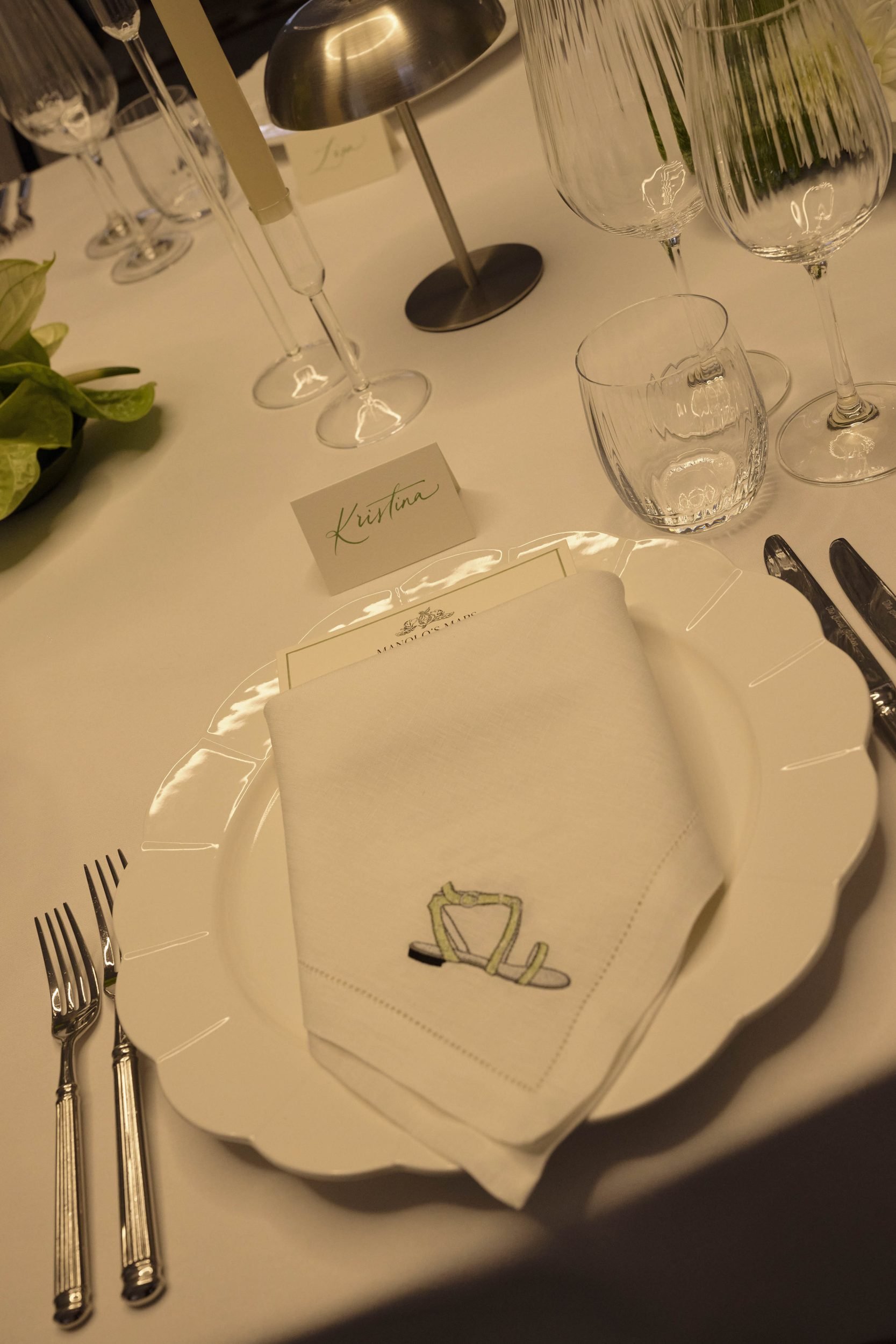manolo-blahnik-event-place-setting-calligraphy.jpg