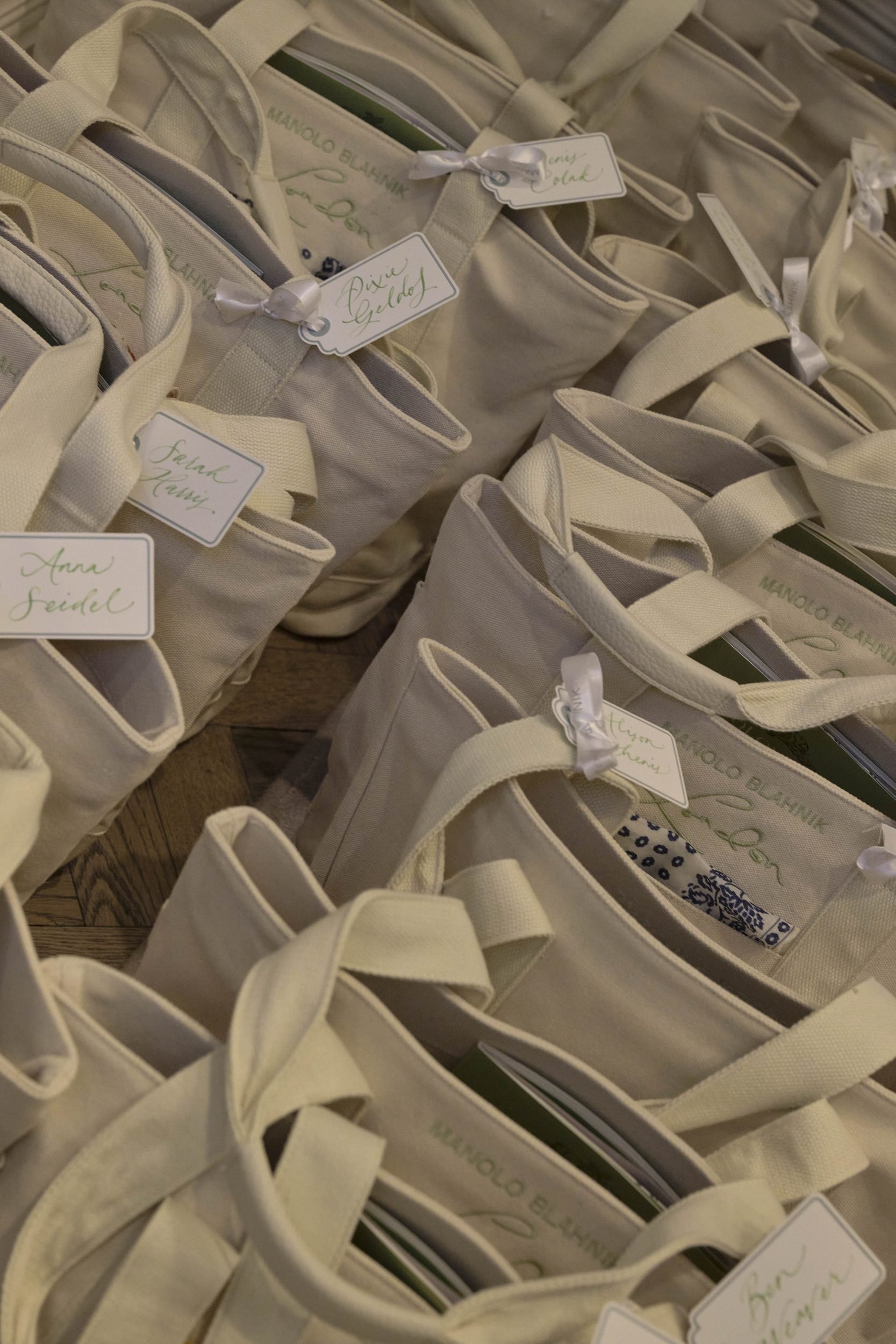 manolo-blahnik-event-calligraphy-gift-bag-tags.jpg