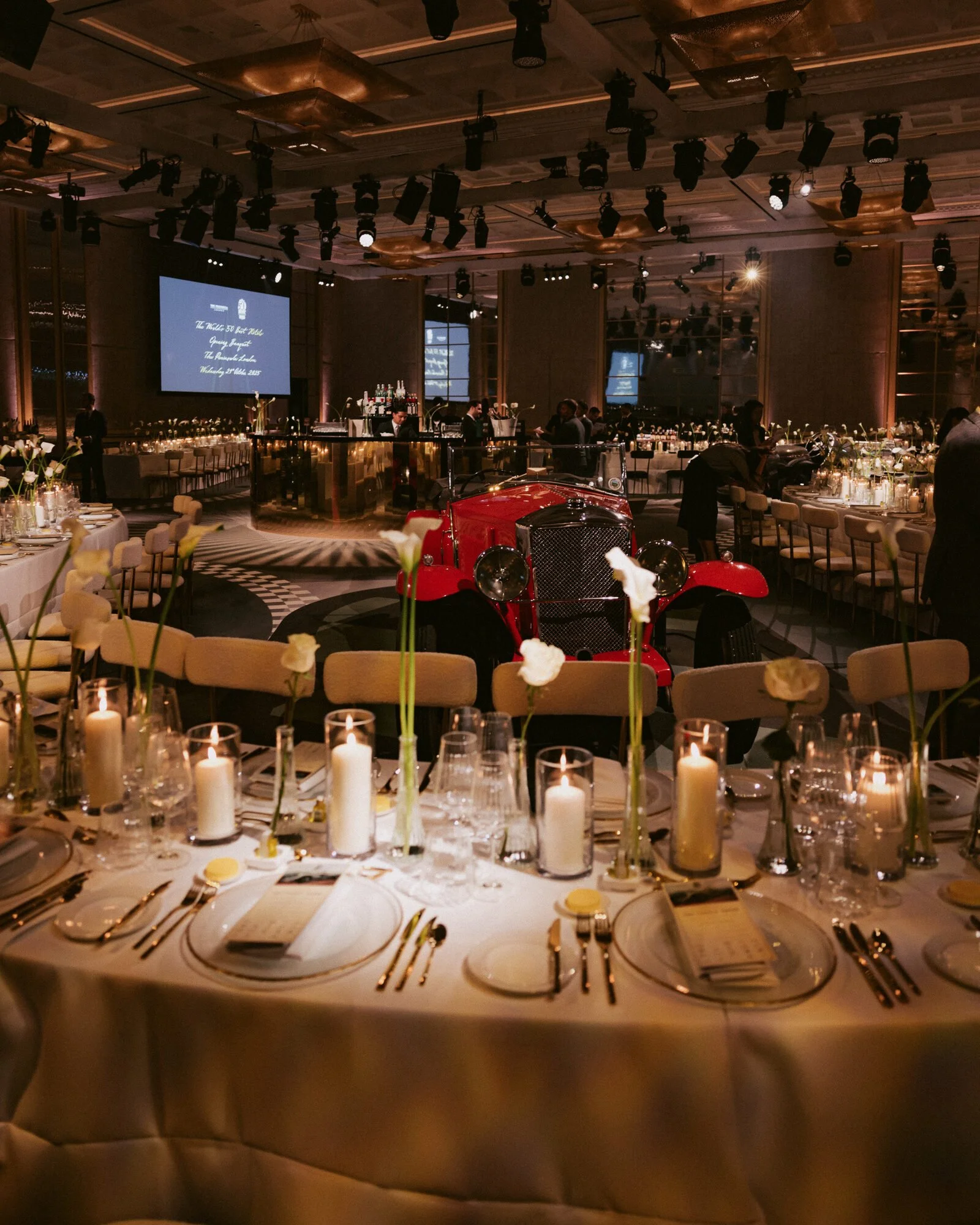 peninsula-london-ballroom-banquet-tablescape-vintage-car.jpg
