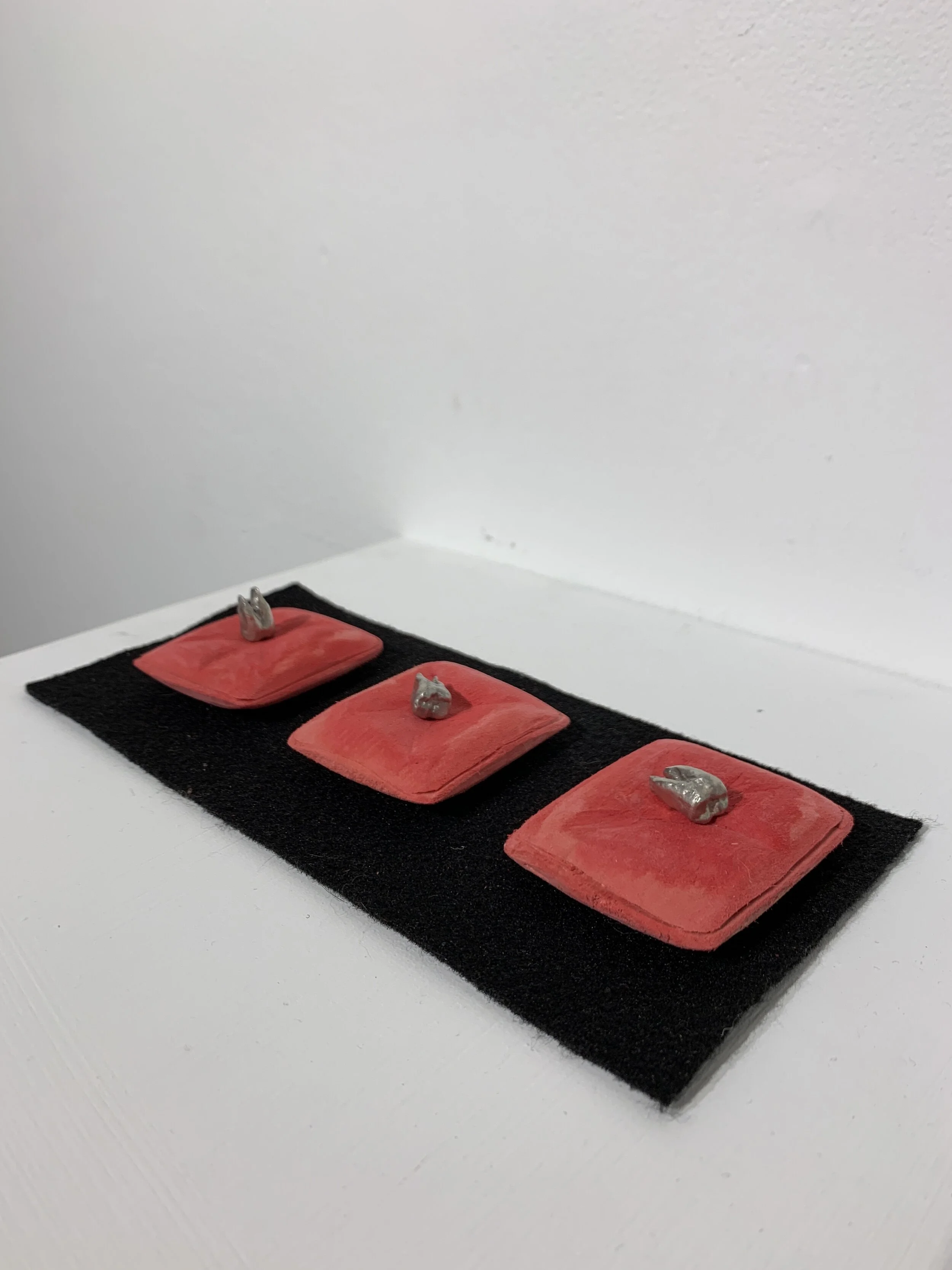 Virginia Manning ,
Teef ,
2020 ,
Wood, pewter