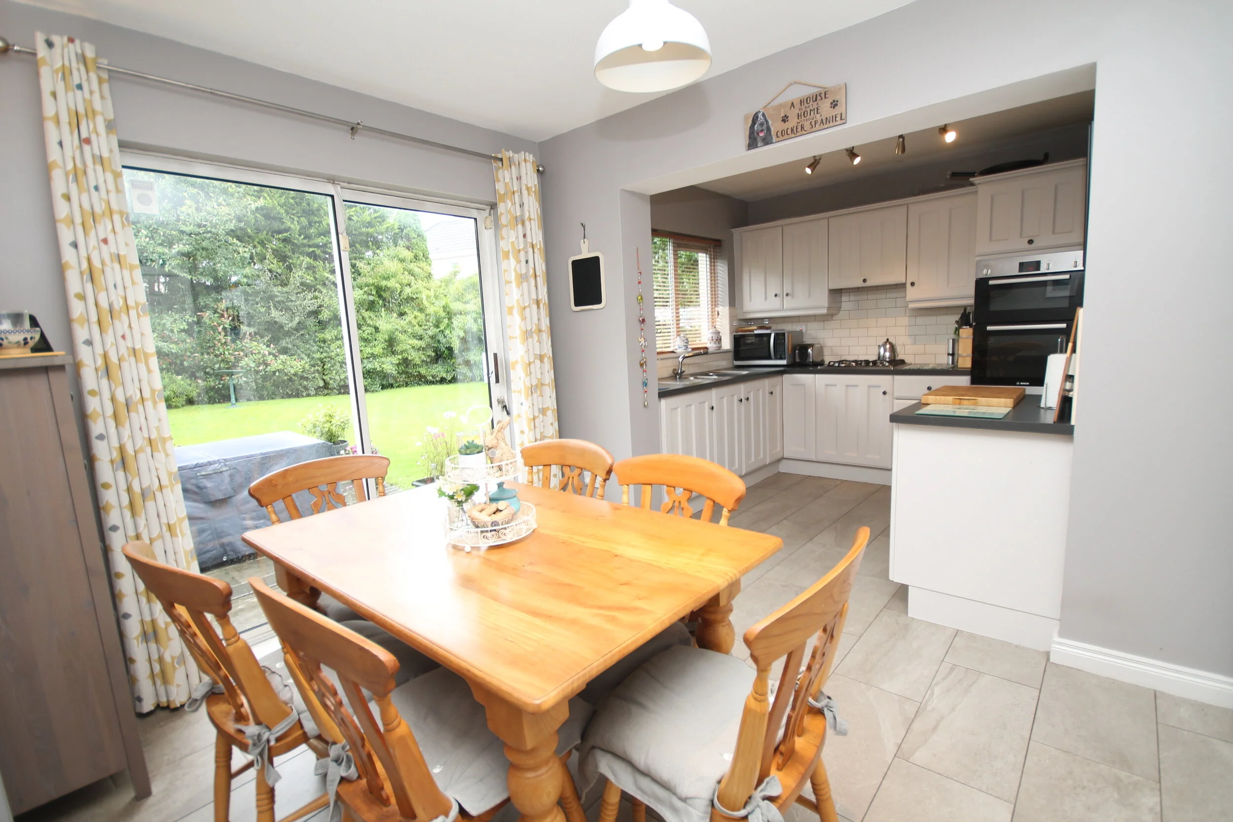 Kitchen 2.JPG