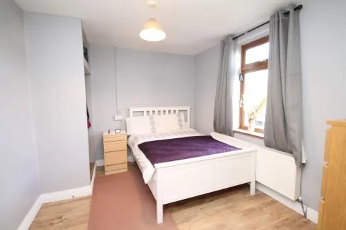 Bedroom 1.JPG