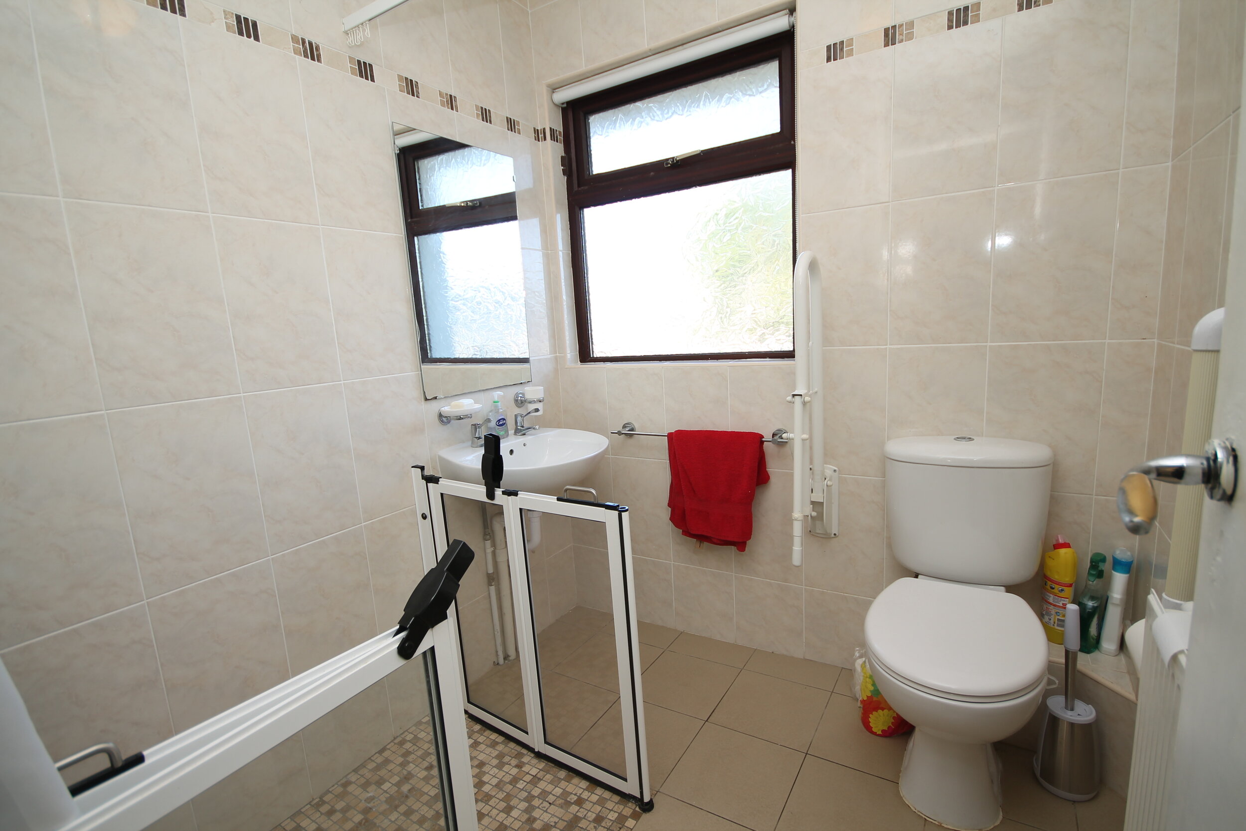 Shower room.JPG