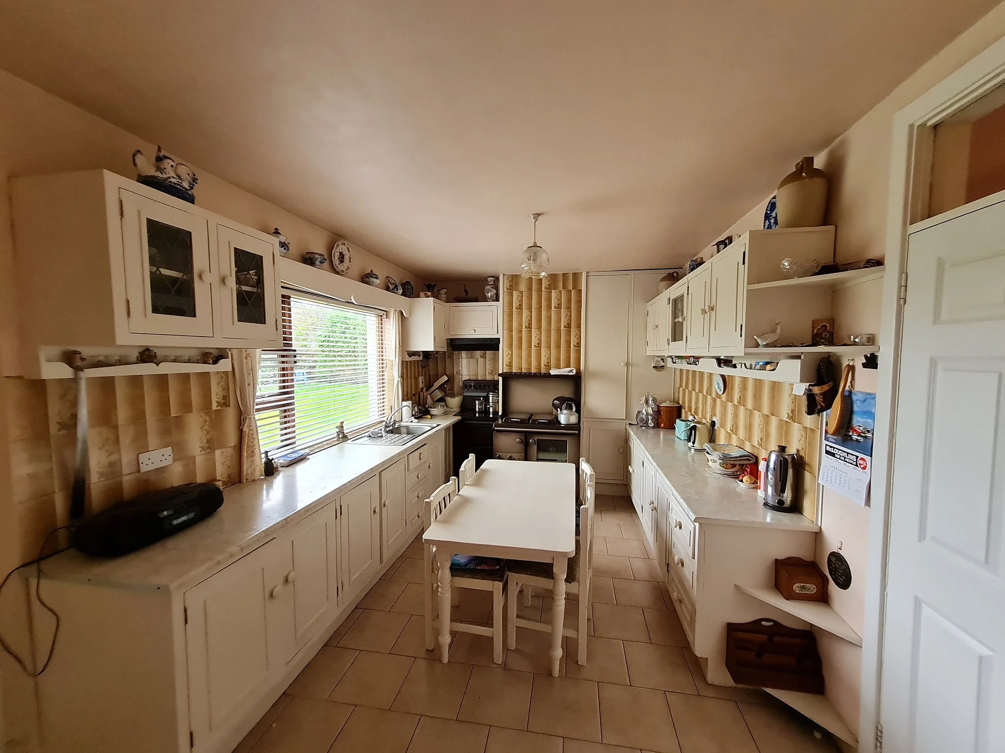 Kitchen (new).jpg