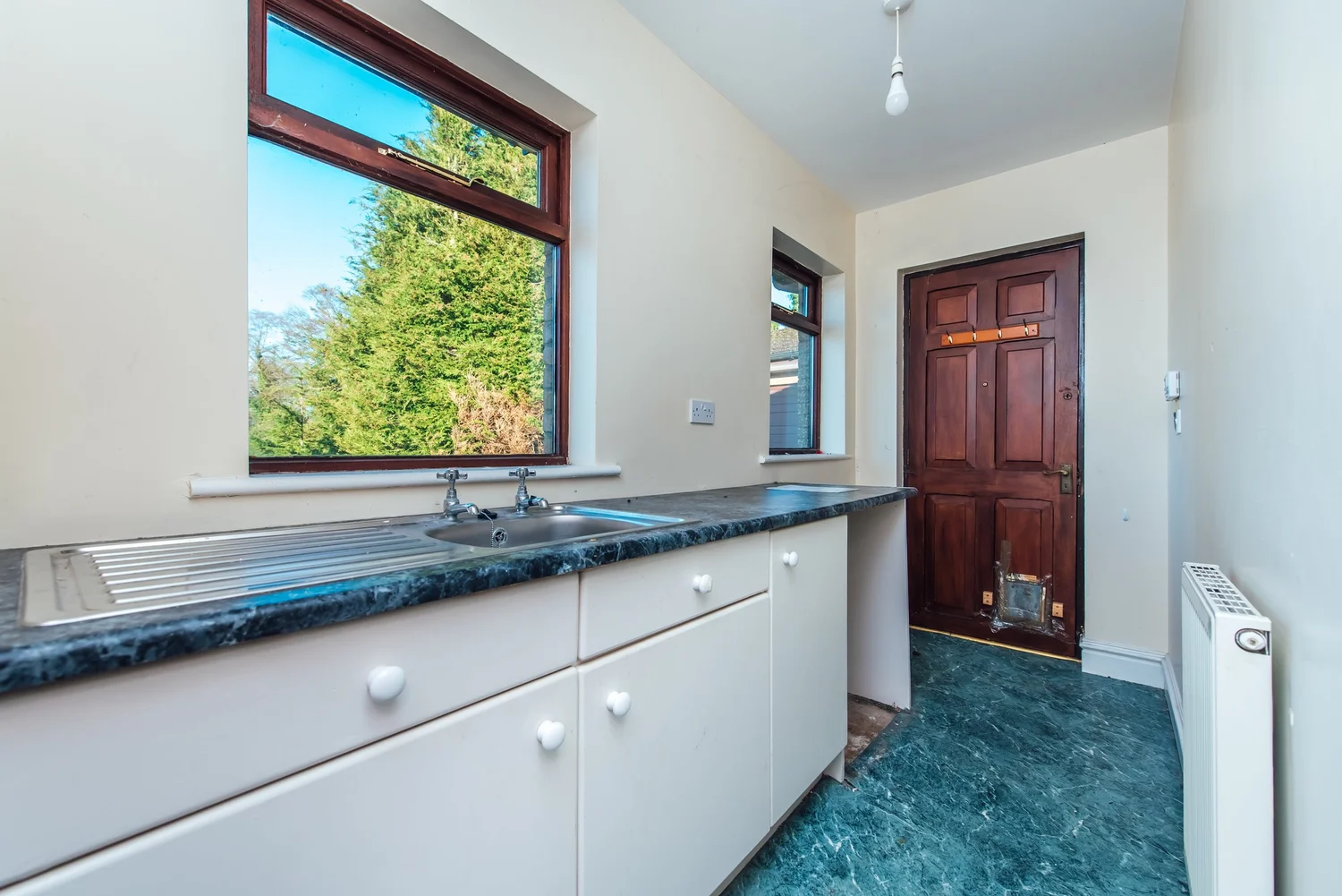 Bungalow at Sunnyhill, Kilcullen, Co. Kildare on c. 5 Acres — Jordan Auctioneers