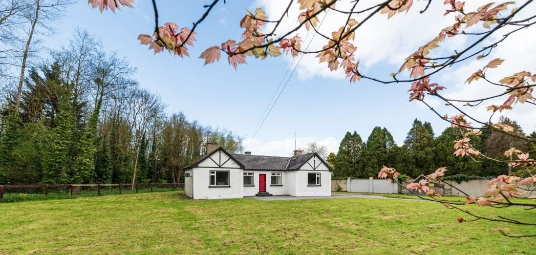 Country Homes & Land For Sale — Jordan Auctioneers