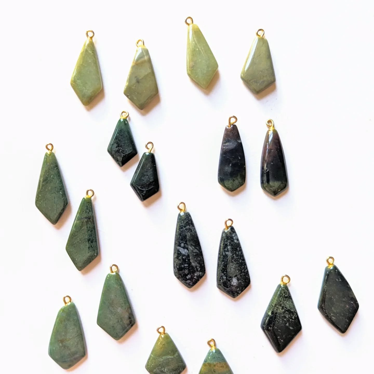 These lovely green stone pendants just hit the shop from an amazing de-stash picked up from a woman who had been making natural based jewelry for a couple decades and retired because she was getting arthritis and didn't want to exacerbate it.
ππΏπ