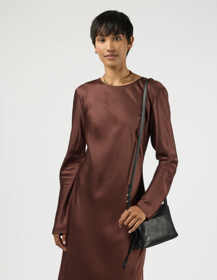 sienna mini black aan lange riem.png