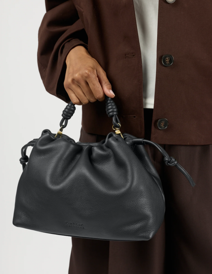 kiki midi black aan korte riem.png