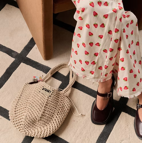 sticky sis crochet pouch nat sfeer.png