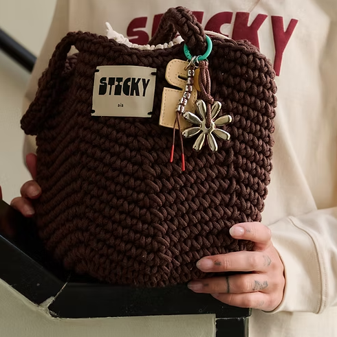 sticky sis crochet pouch chocolate sfeer.png